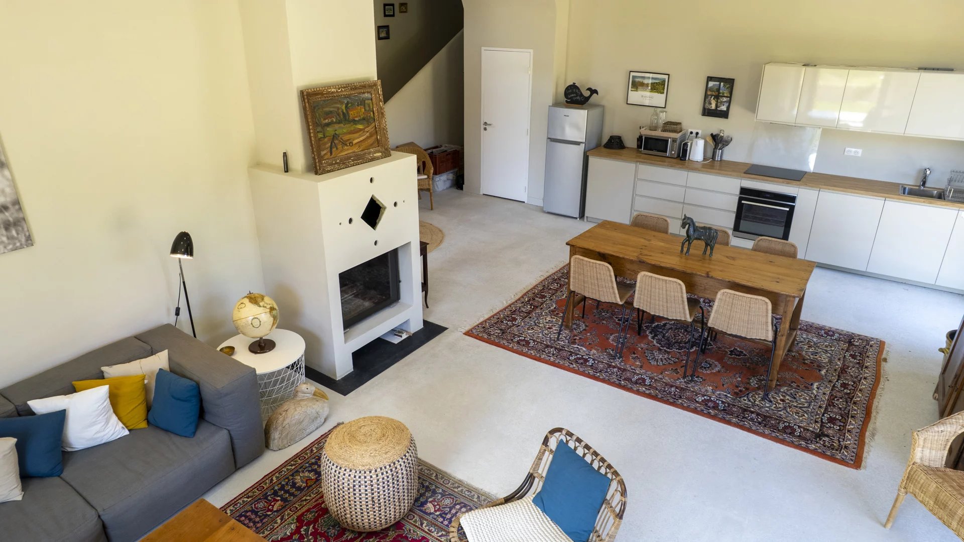 Photo 7 — PRIOR LUXURY HOUSE