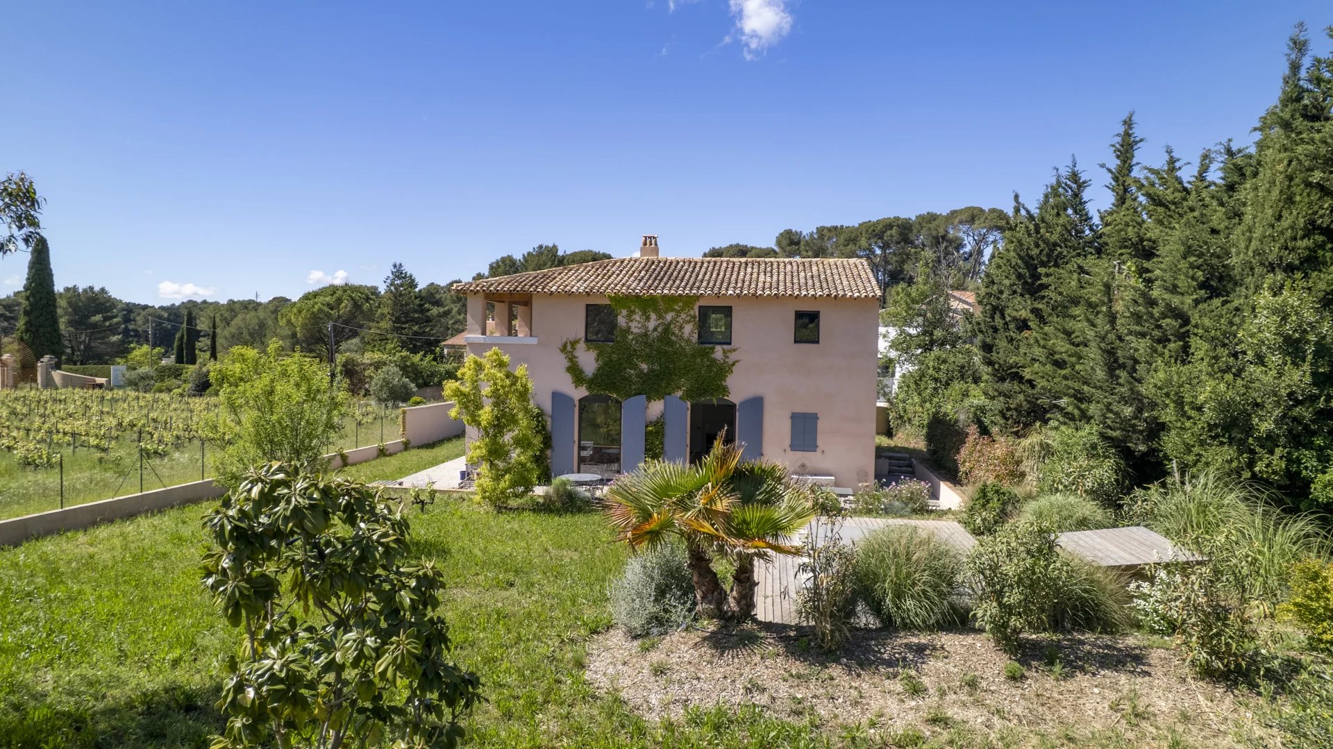 Photo 2 — PRIOR LUXURY HOUSE