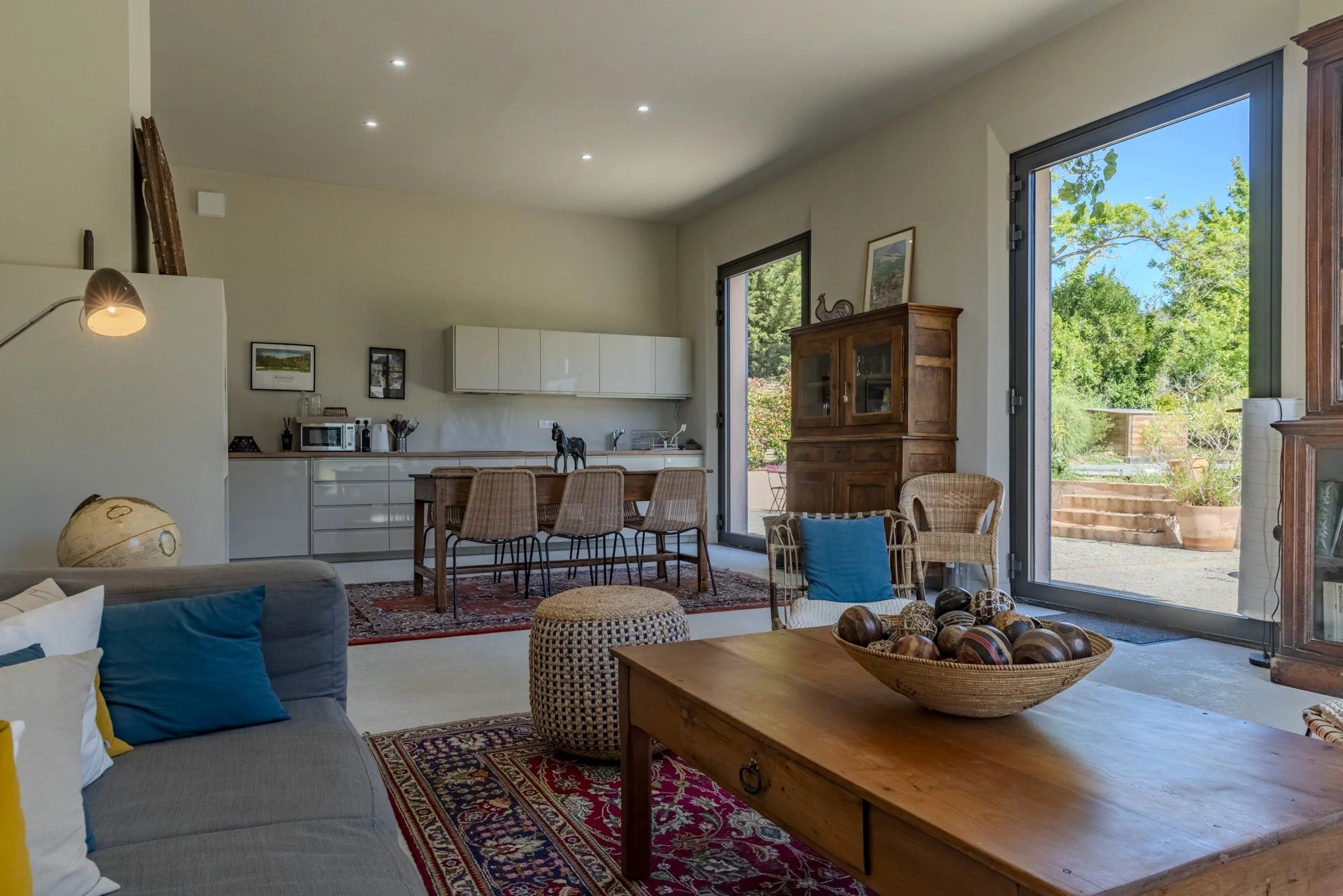 Photo 4 — PRIOR LUXURY HOUSE