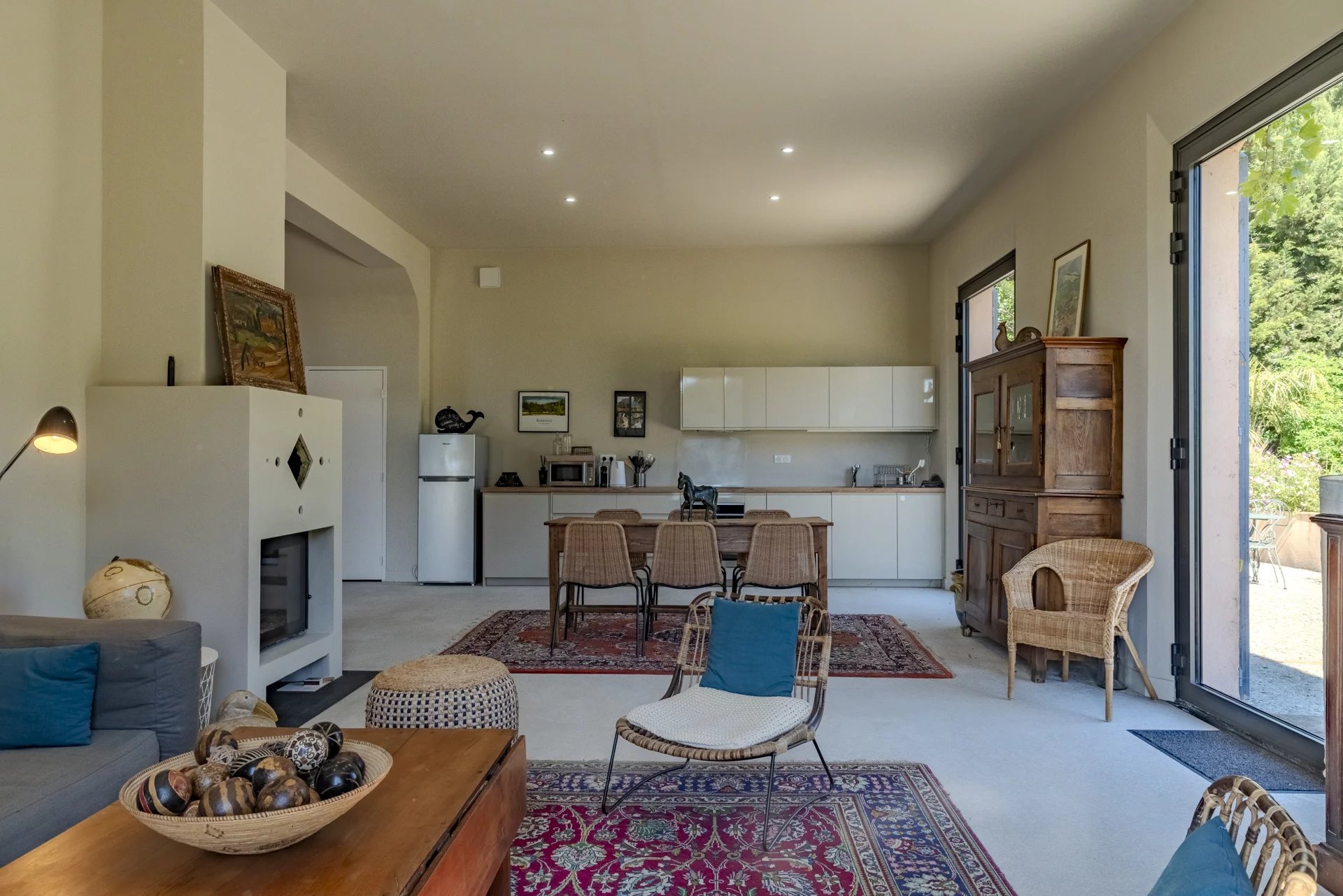Photo 5 — PRIOR LUXURY HOUSE
