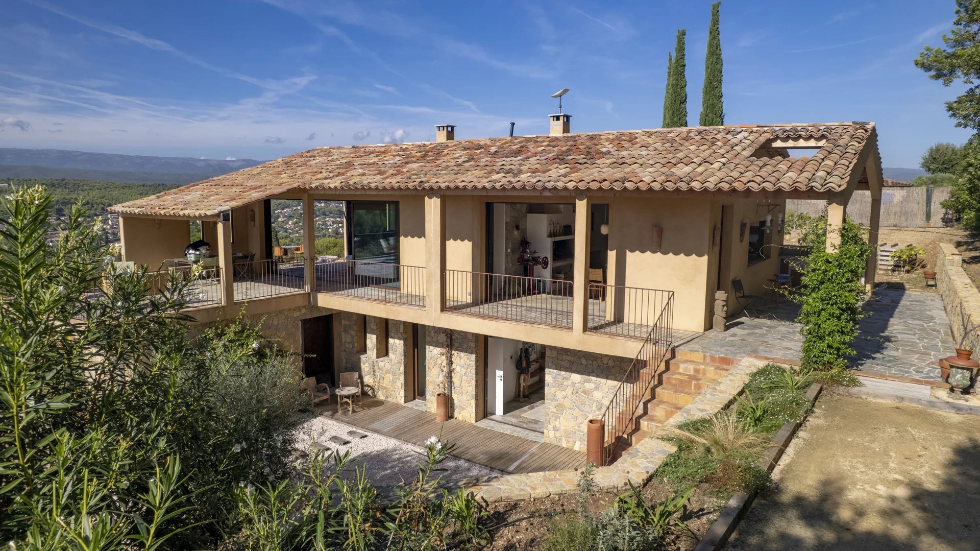 Photo 8 — PRIOR LUXURY HOUSE