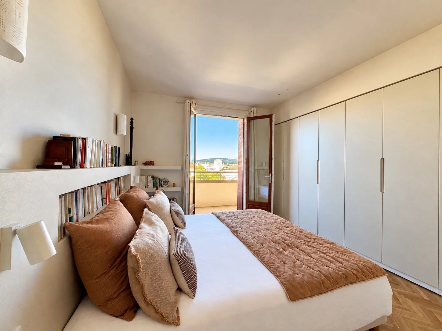 Photo 7 — PRIOR LUXURY HOUSE