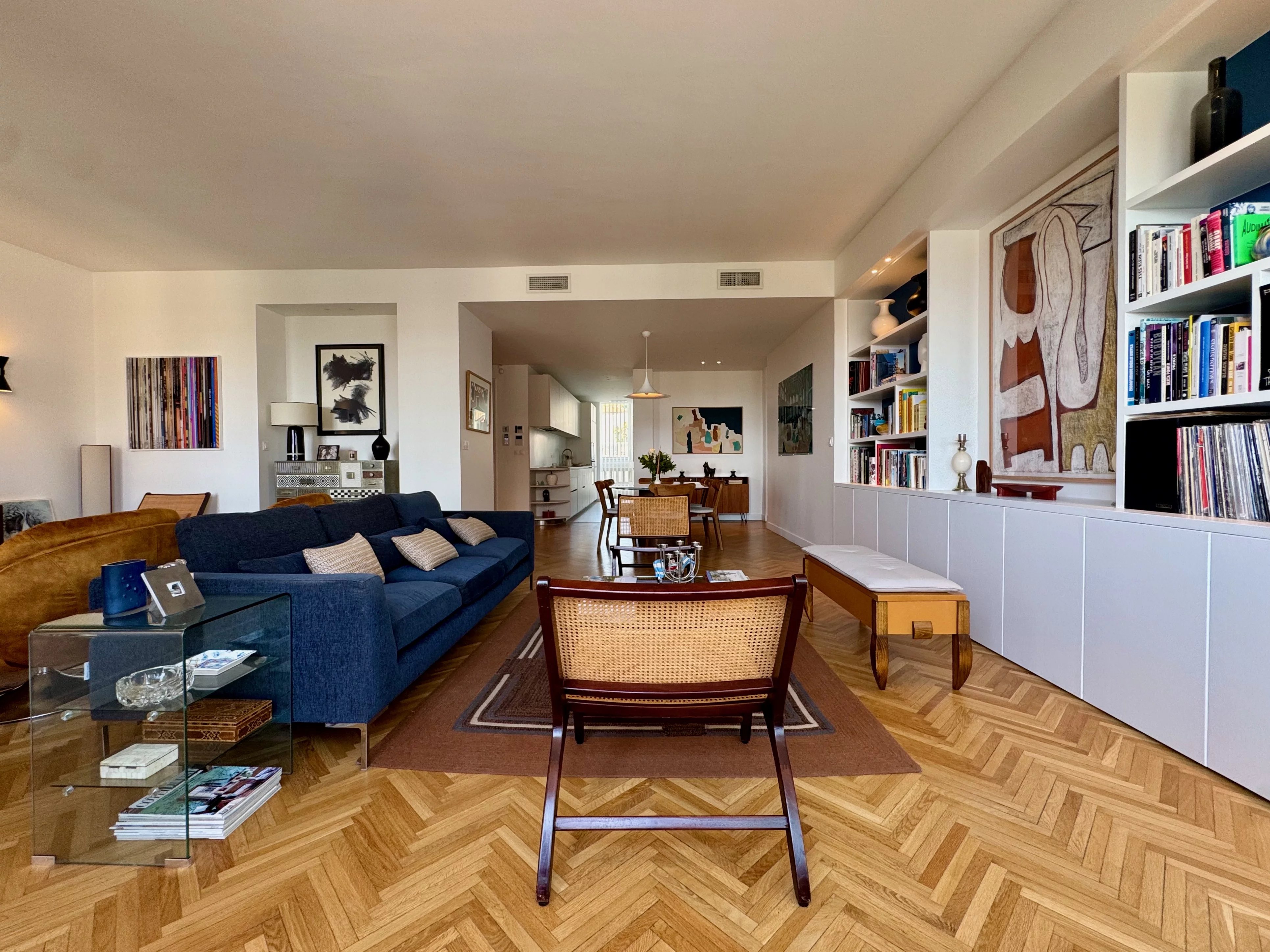 Photo 2 — PRIOR LUXURY HOUSE