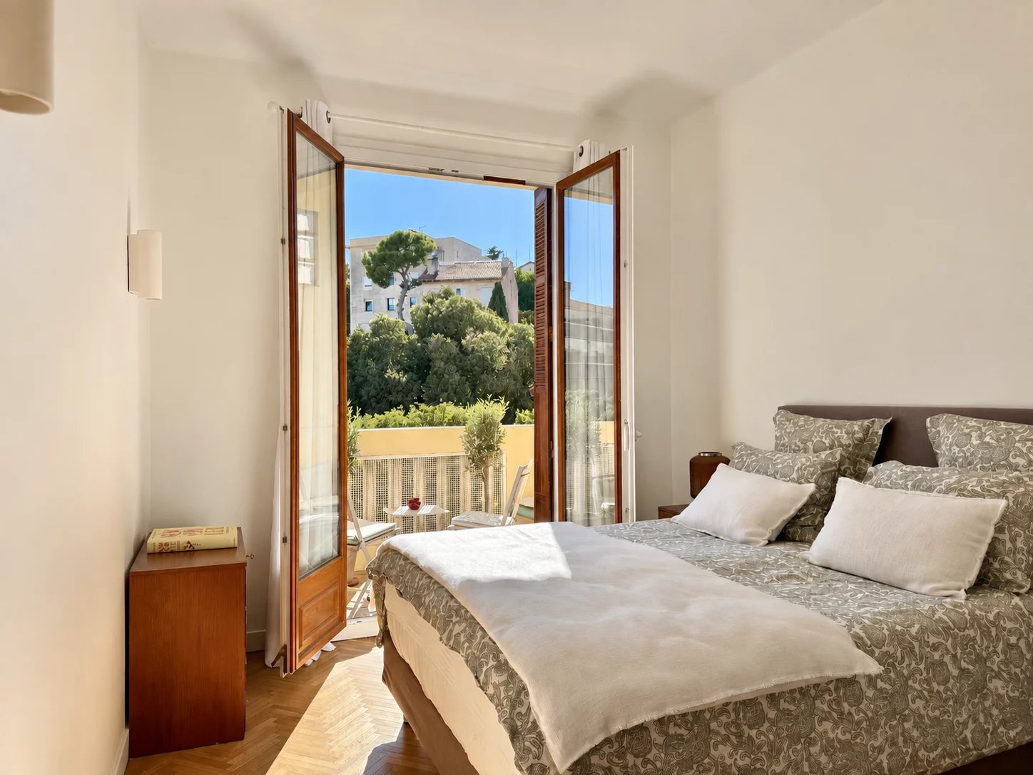 Photo 6 — PRIOR LUXURY HOUSE