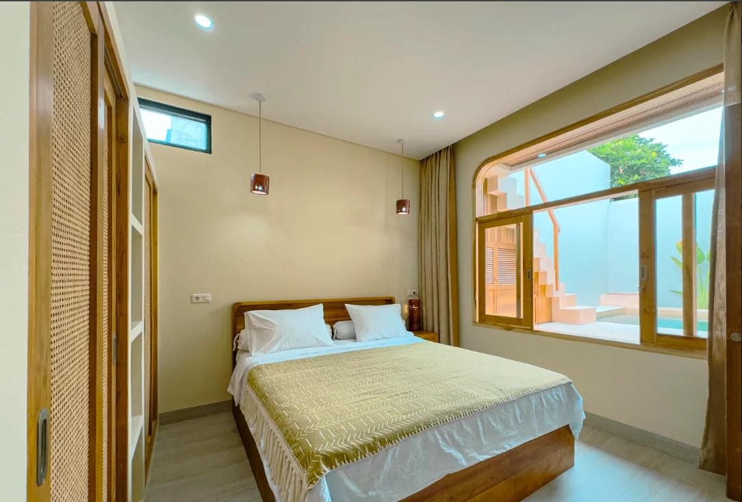 Photo 7 — PRIOR LUXURY HOUSE