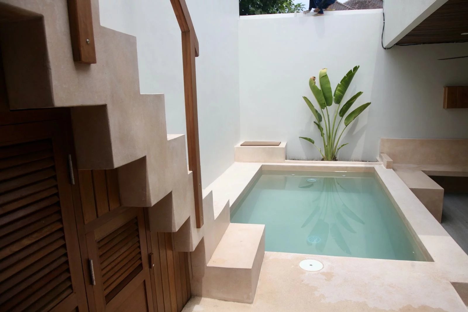 Photo 2 — PRIOR LUXURY HOUSE