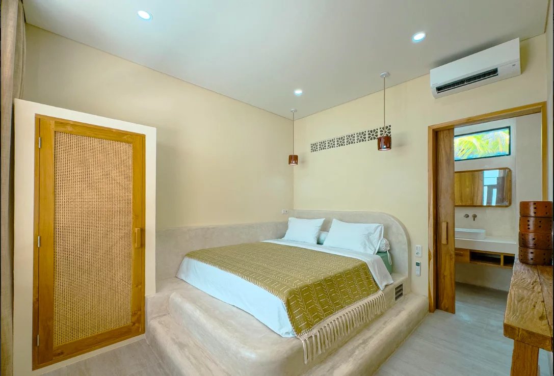 Photo 9 — PRIOR LUXURY HOUSE