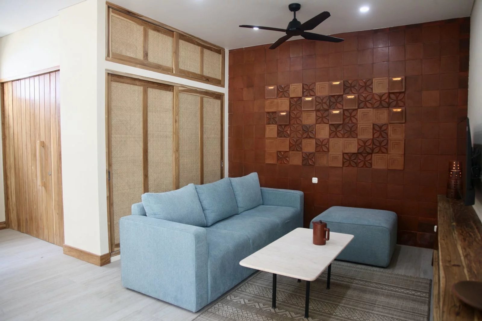 Photo 5 — PRIOR LUXURY HOUSE