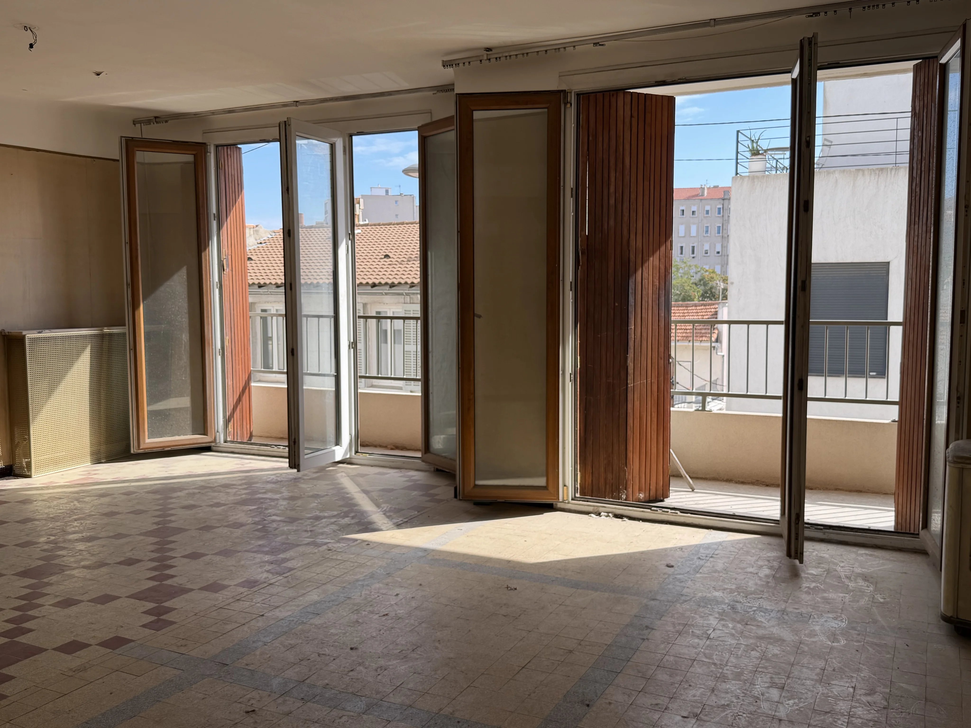 Photo 3 — PRIOR LUXURY HOUSE