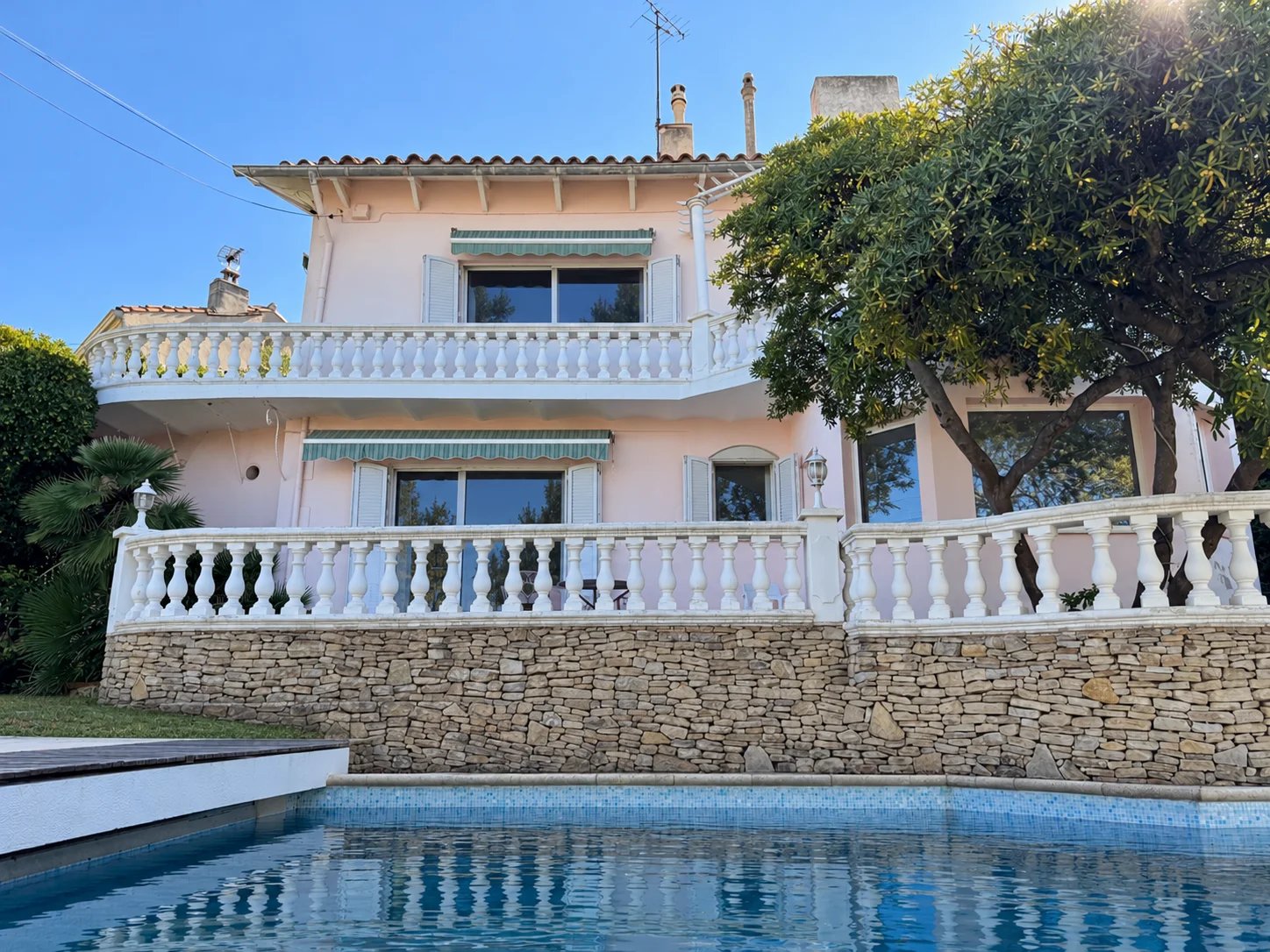 Photo 5 — PRIOR LUXURY HOUSE