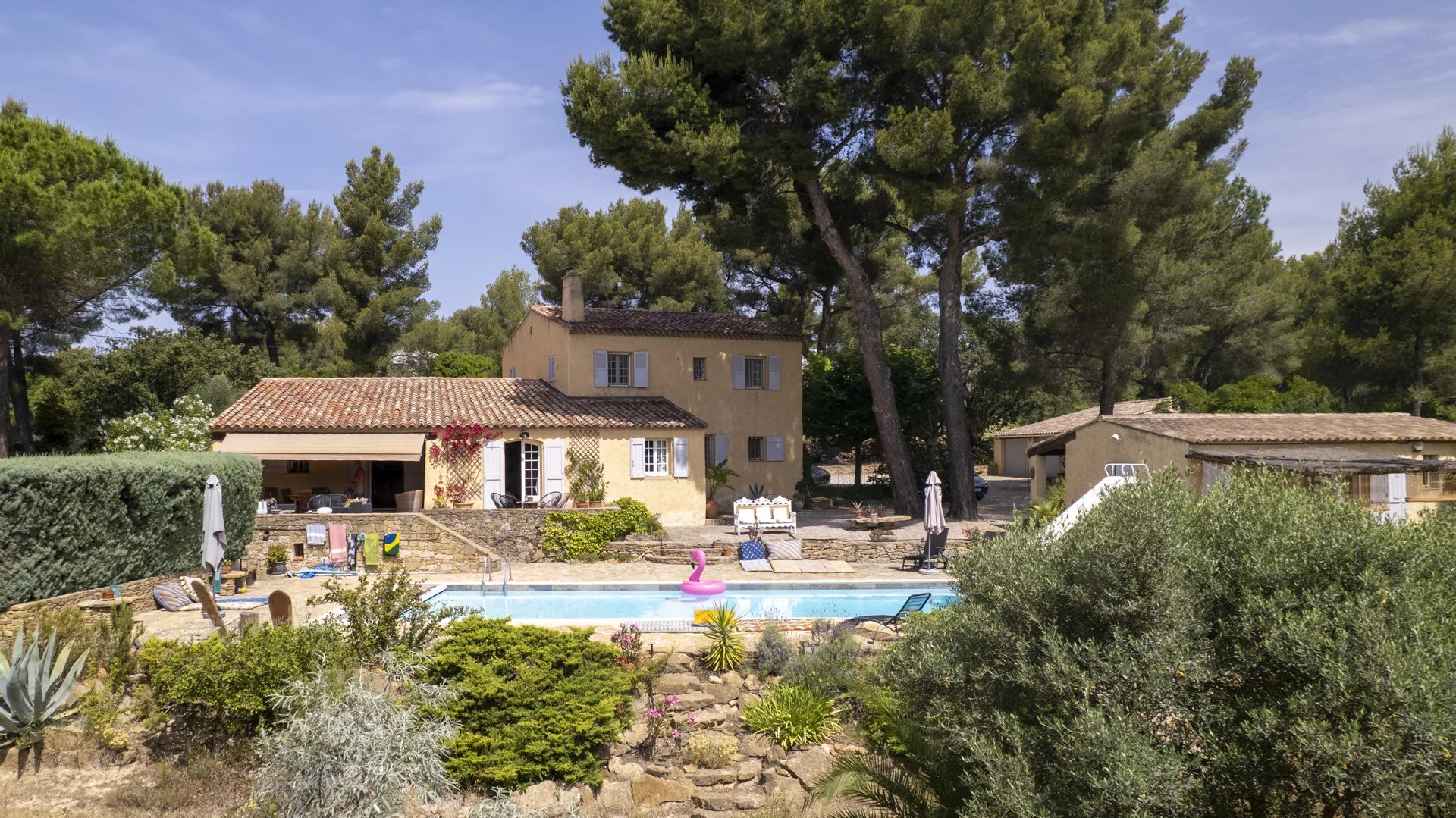 Photo 2 — PRIOR LUXURY HOUSE