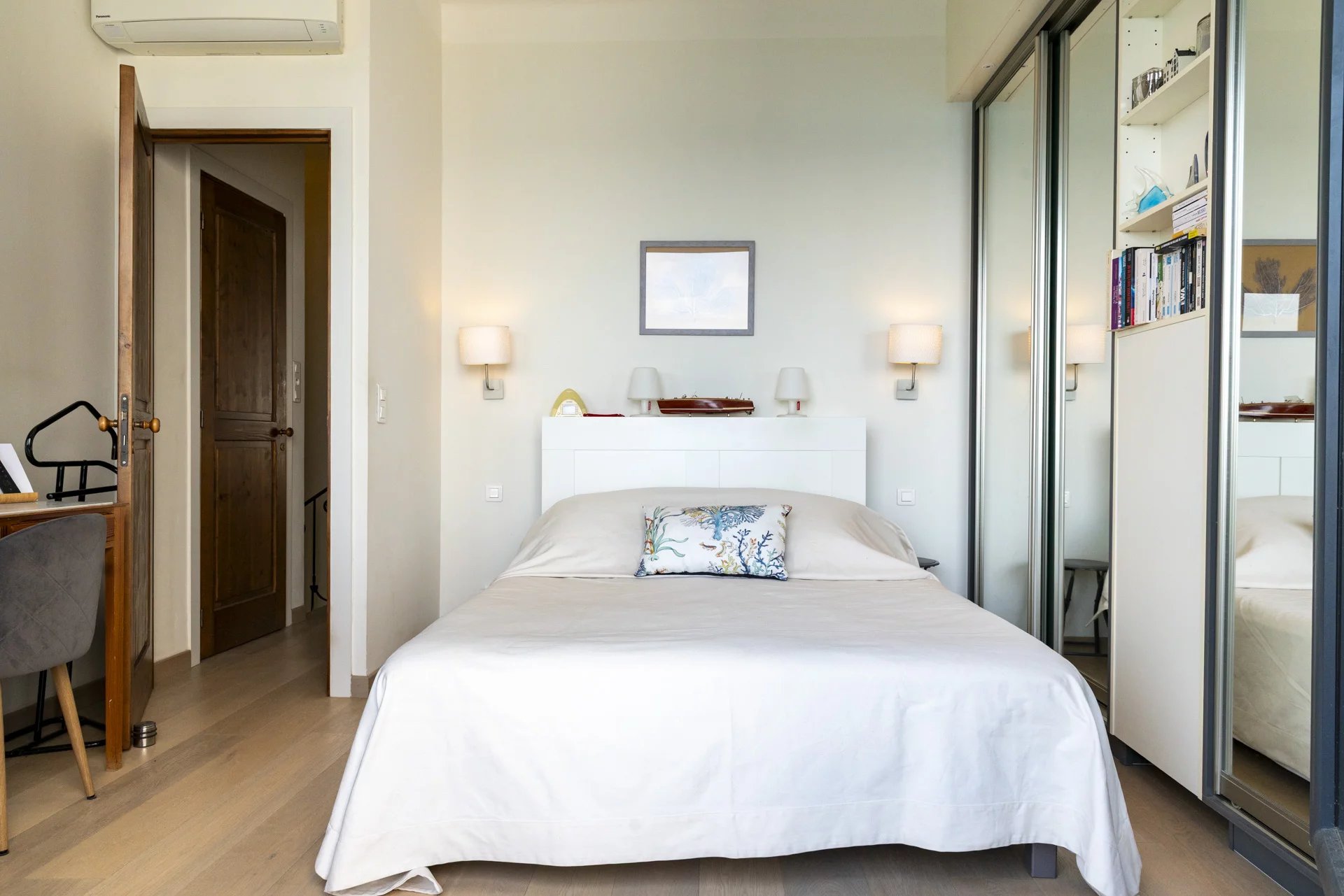 Photo 13 — PRIOR LUXURY HOUSE