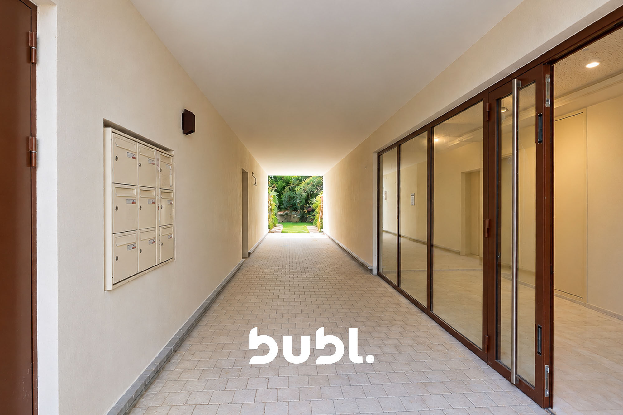 Photo 13 — Bubl
