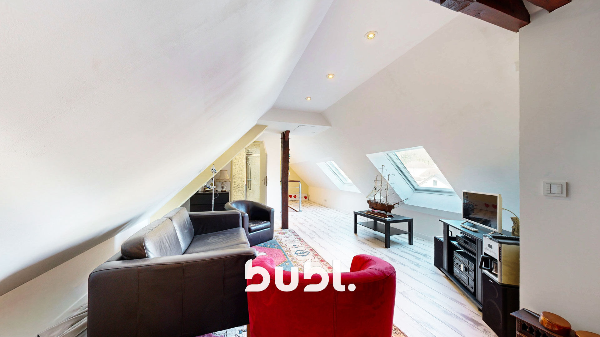 Photo 21 — Bubl