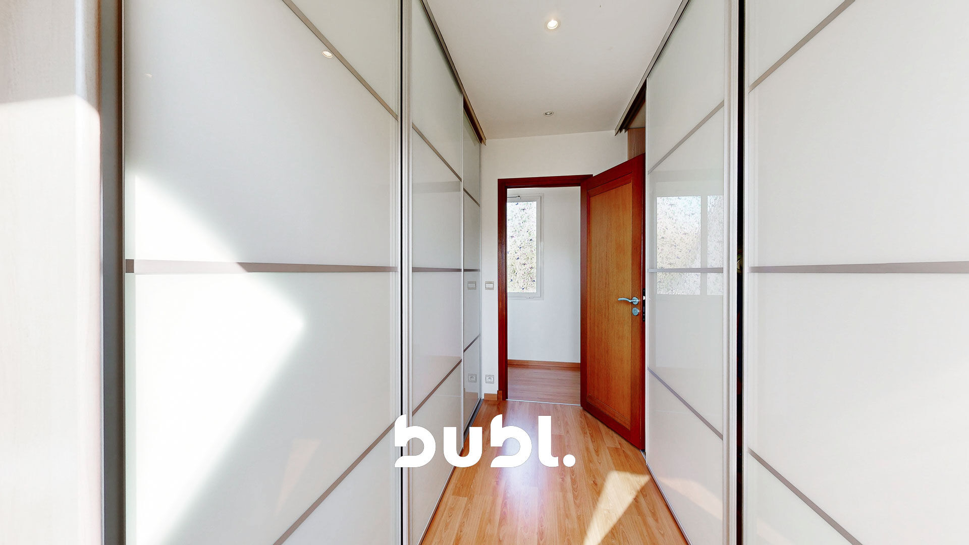 Photo 20 — Bubl