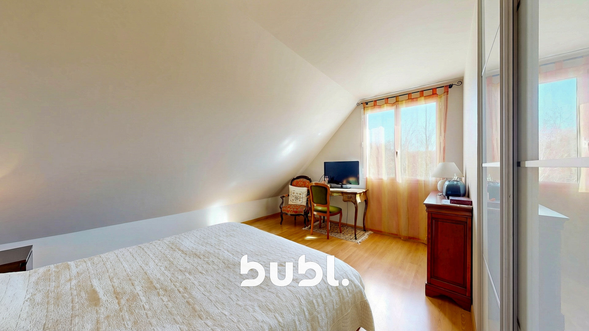 Photo 15 — Bubl
