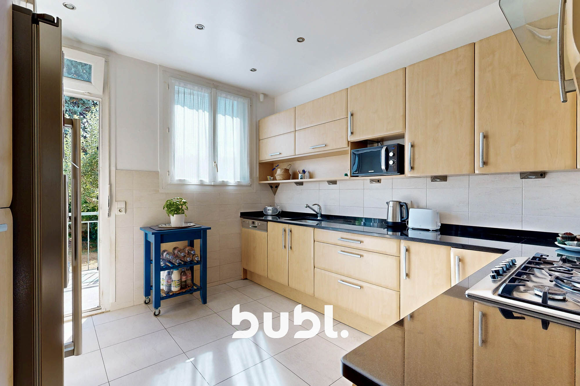 Photo 12 — Bubl