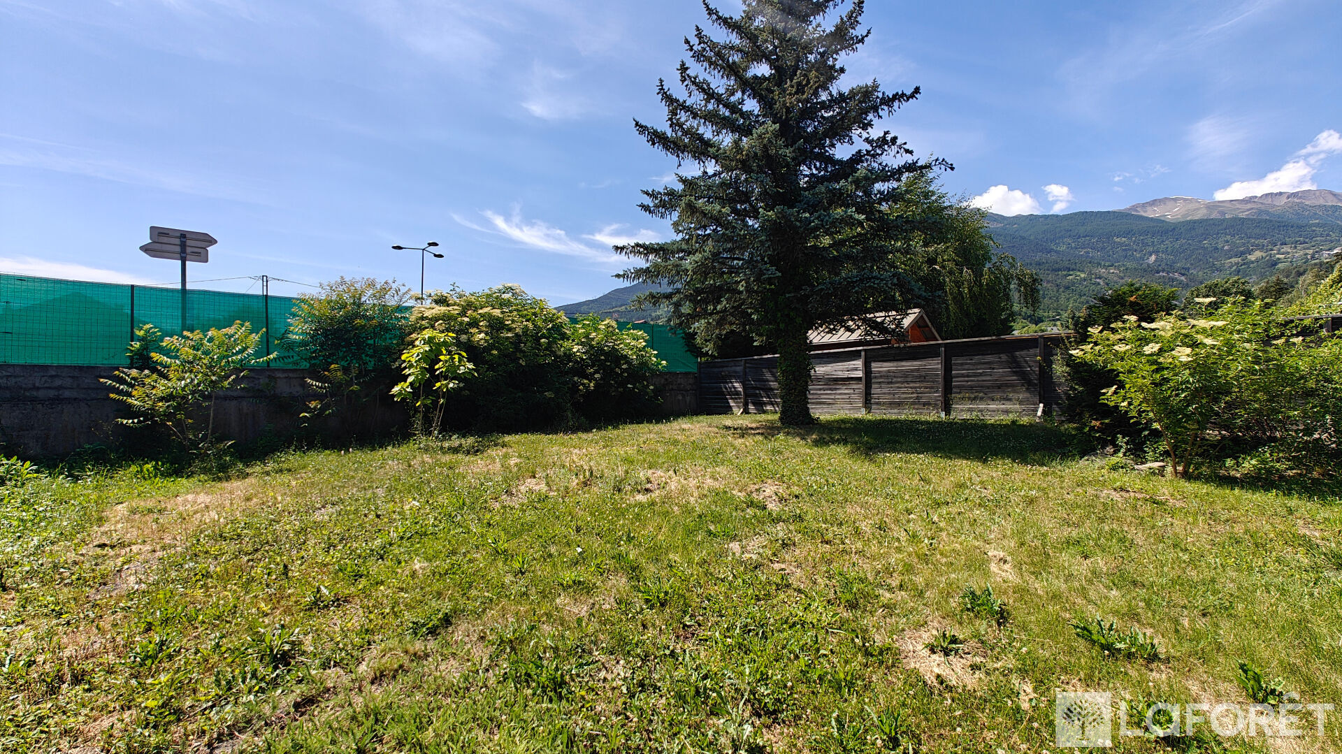 Photo 7 — LAFORET EMBRUN