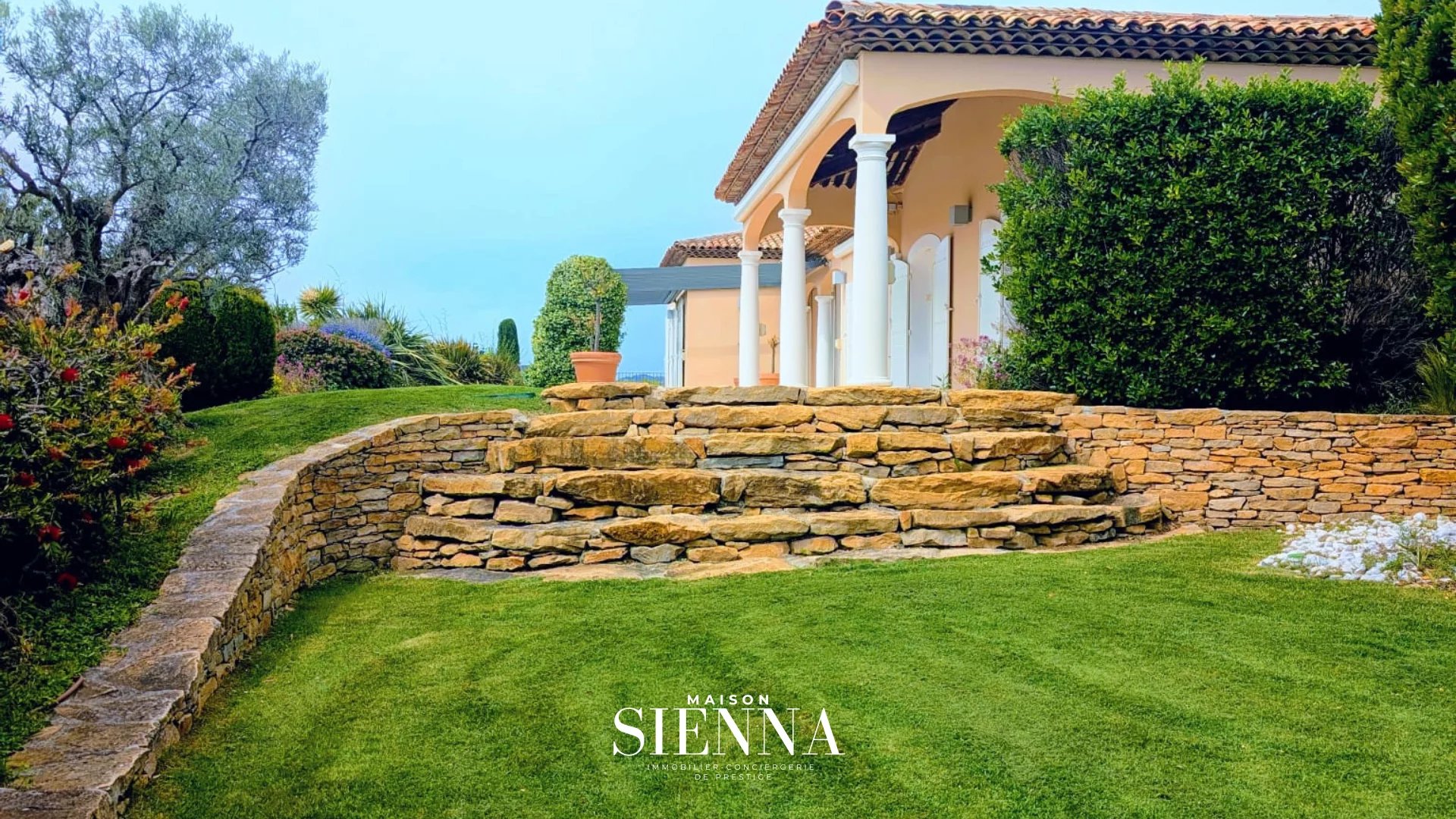 Photo 2 — Maison Sienna