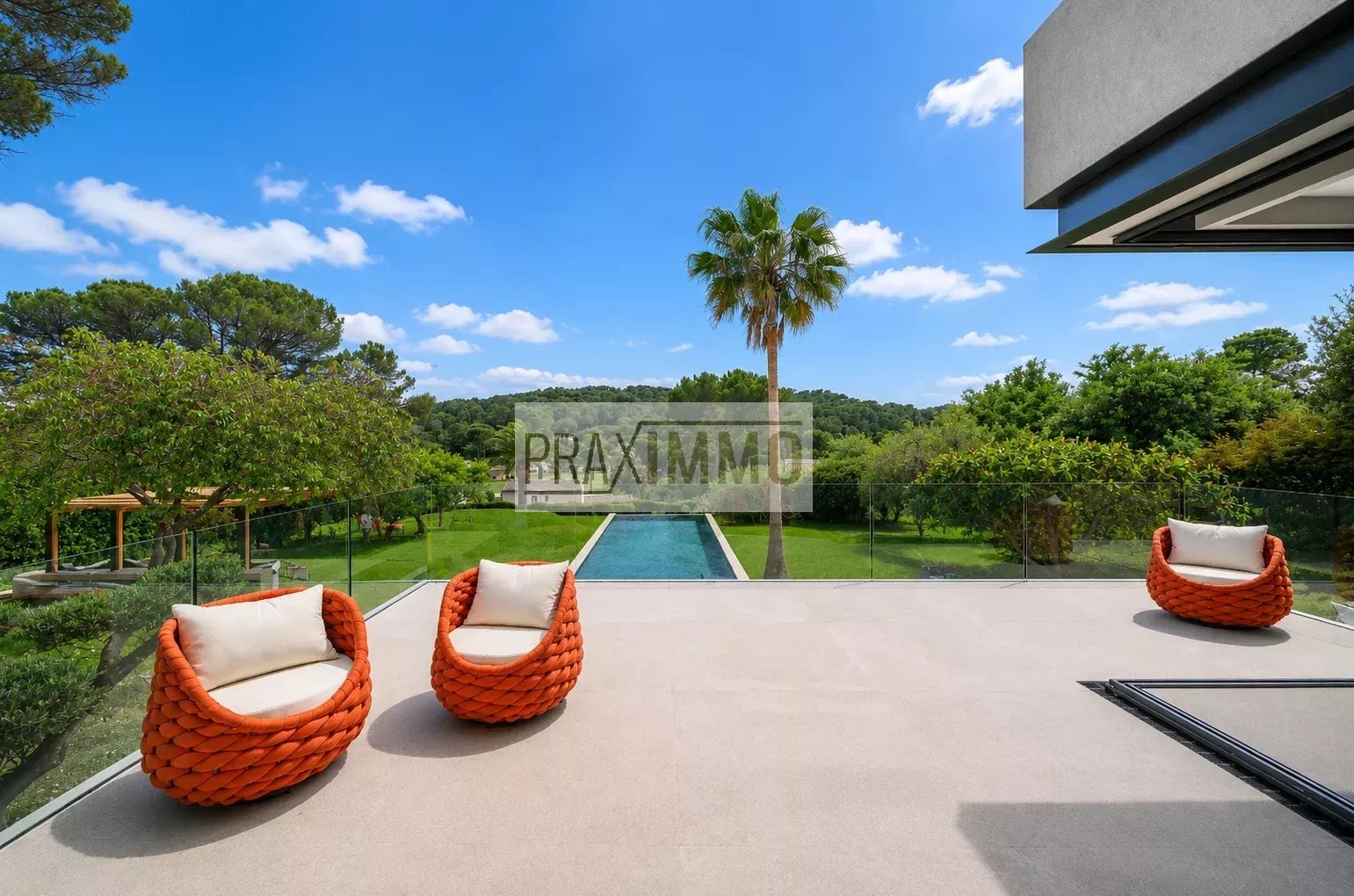 Photo 13 — Praximmo