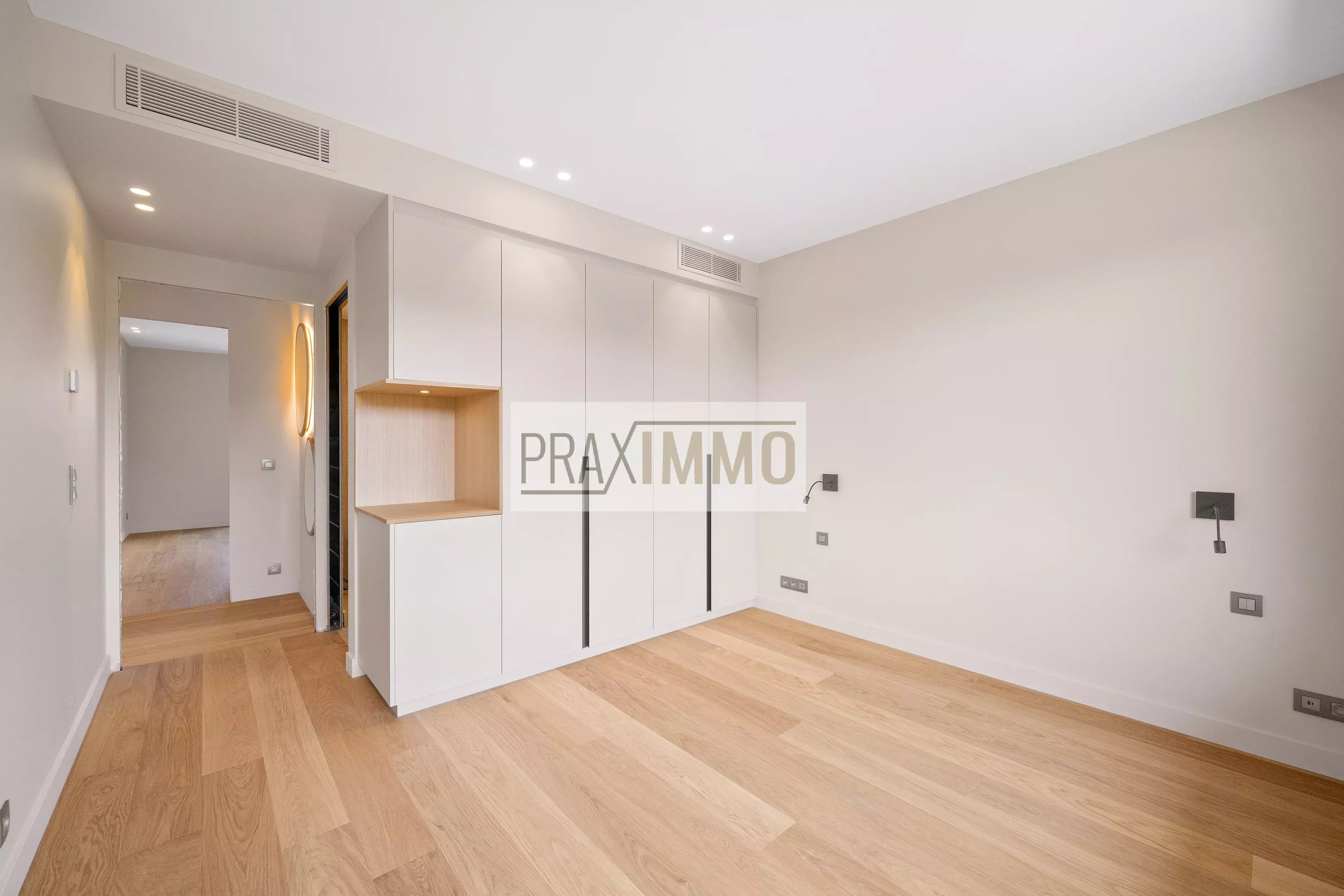Photo 30 — Praximmo
