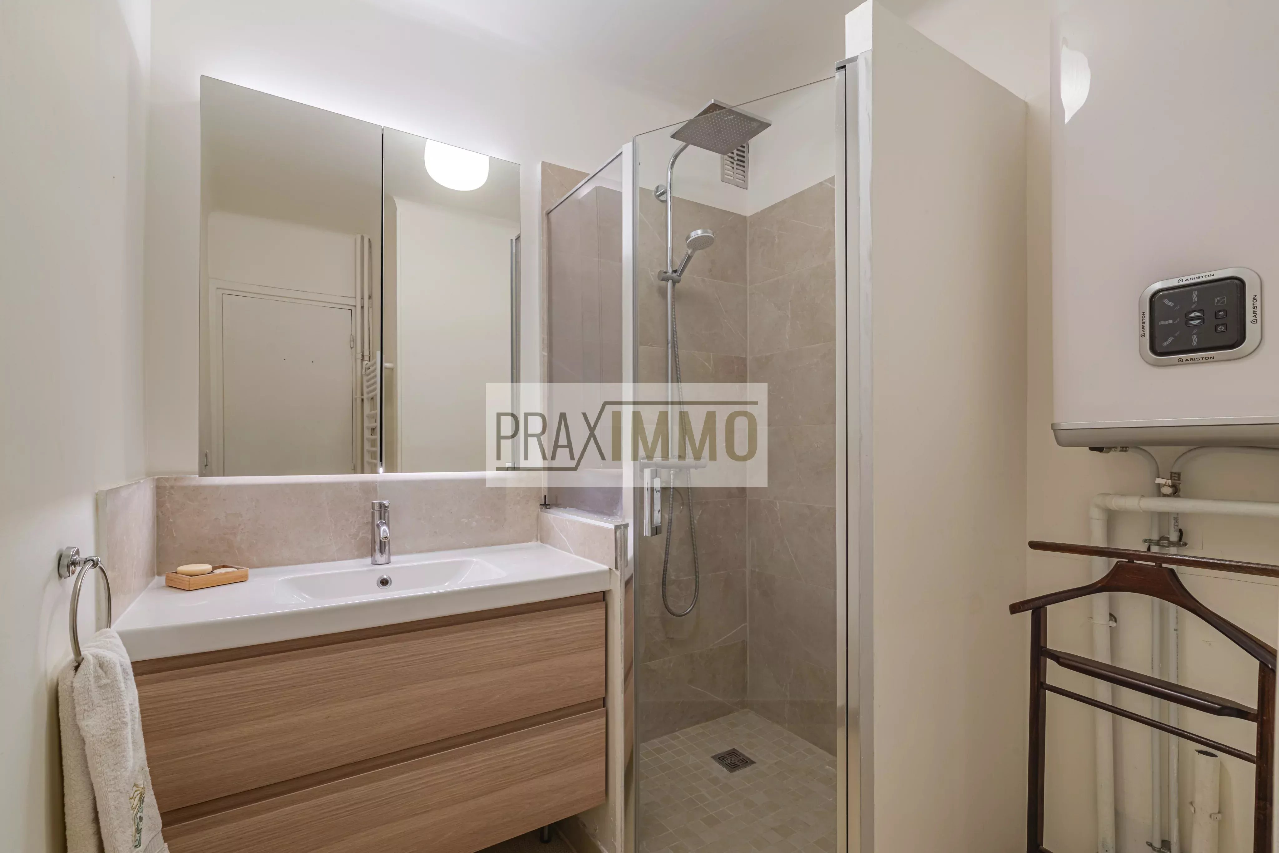 Photo 10 — Praximmo