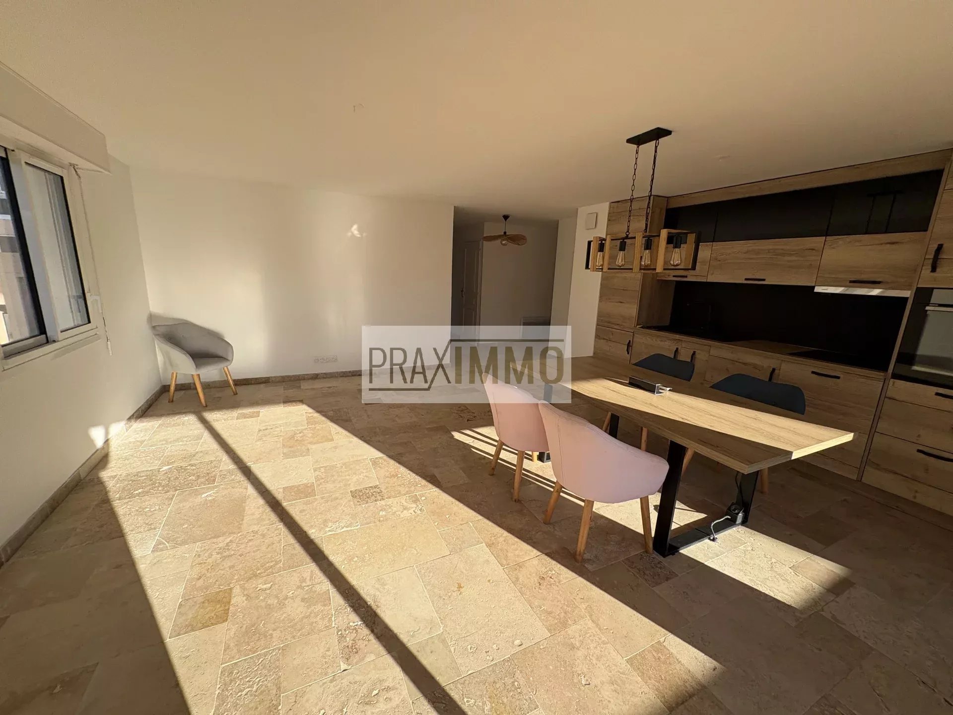 Photo 2 — Praximmo