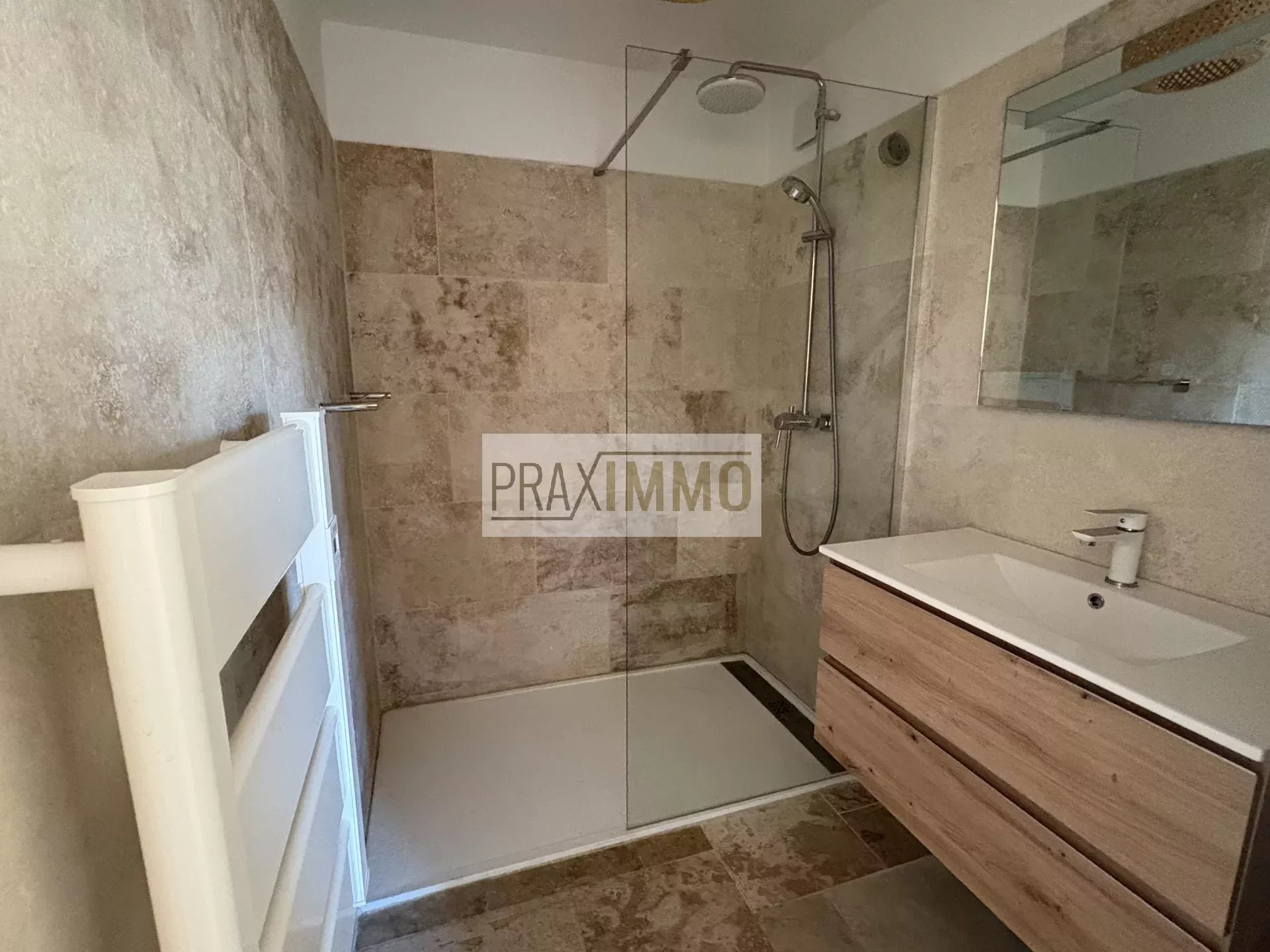Photo 15 — Praximmo