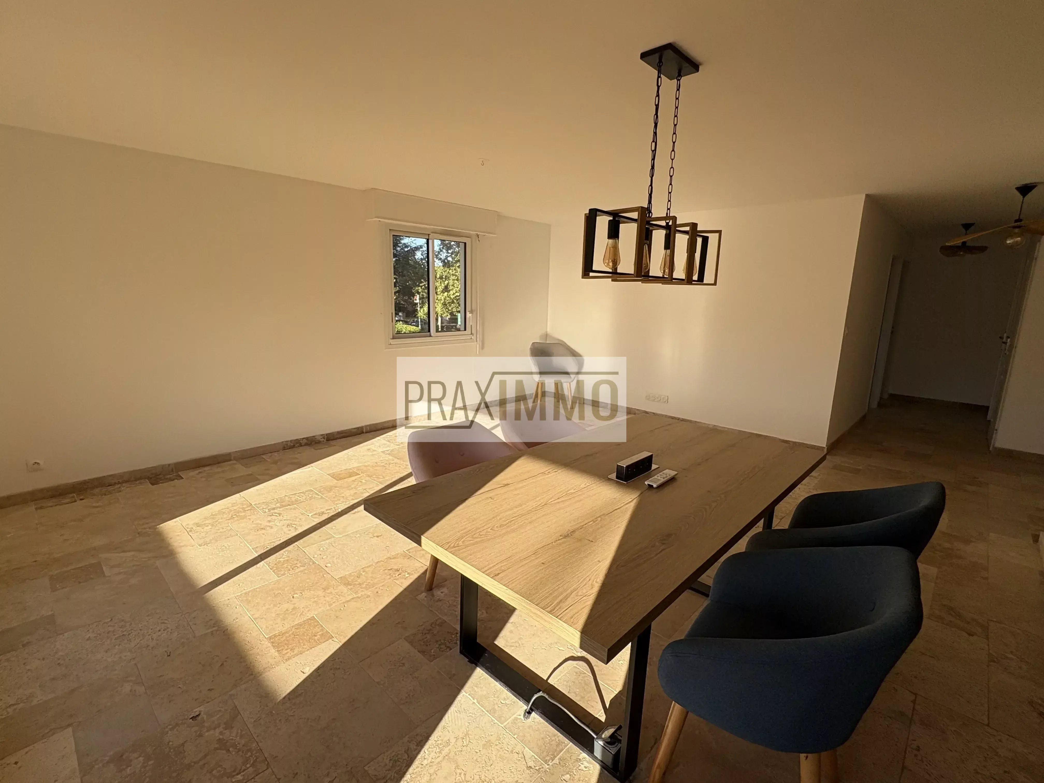 Photo 3 — Praximmo