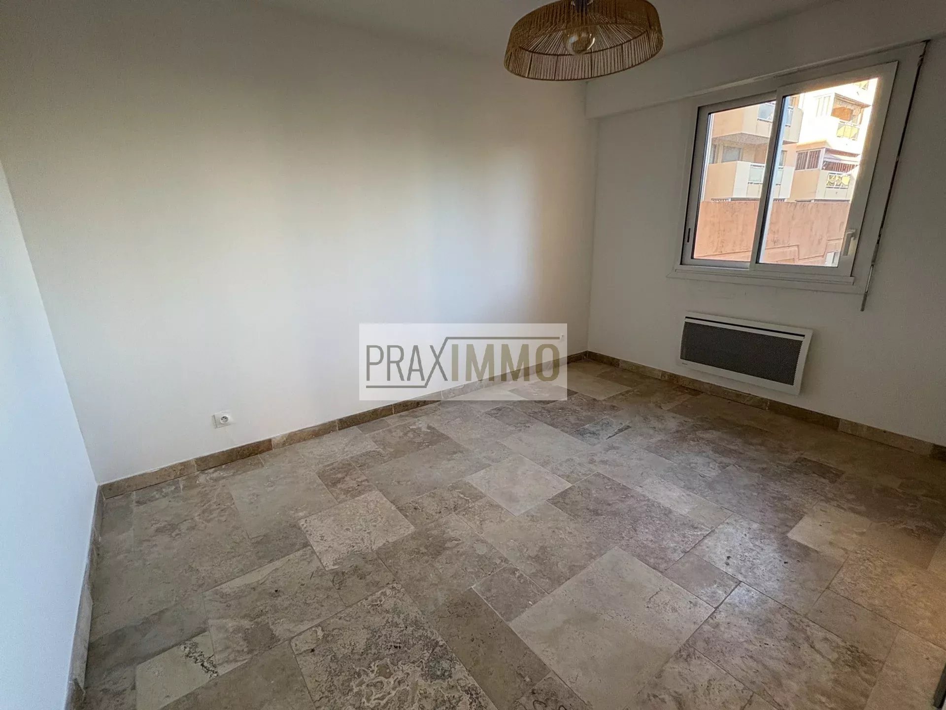 Photo 11 — Praximmo