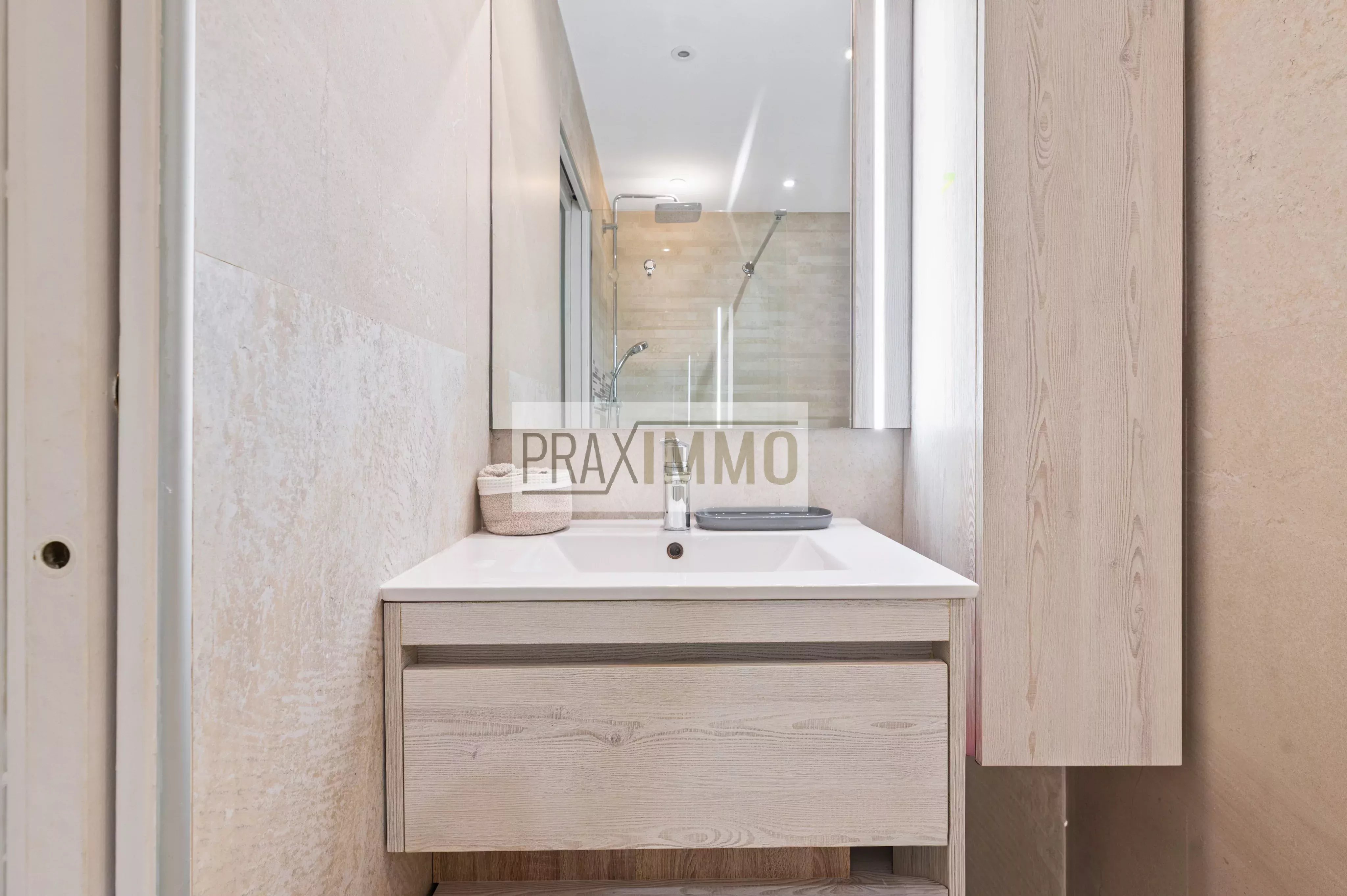 Photo 15 — Praximmo