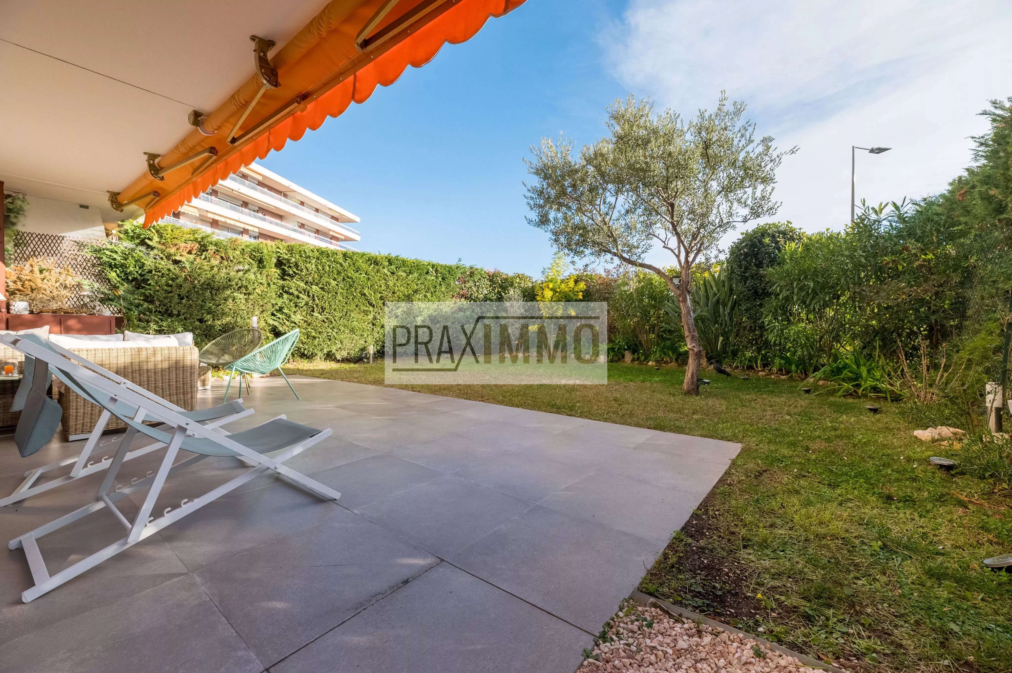 Photo 17 — Praximmo