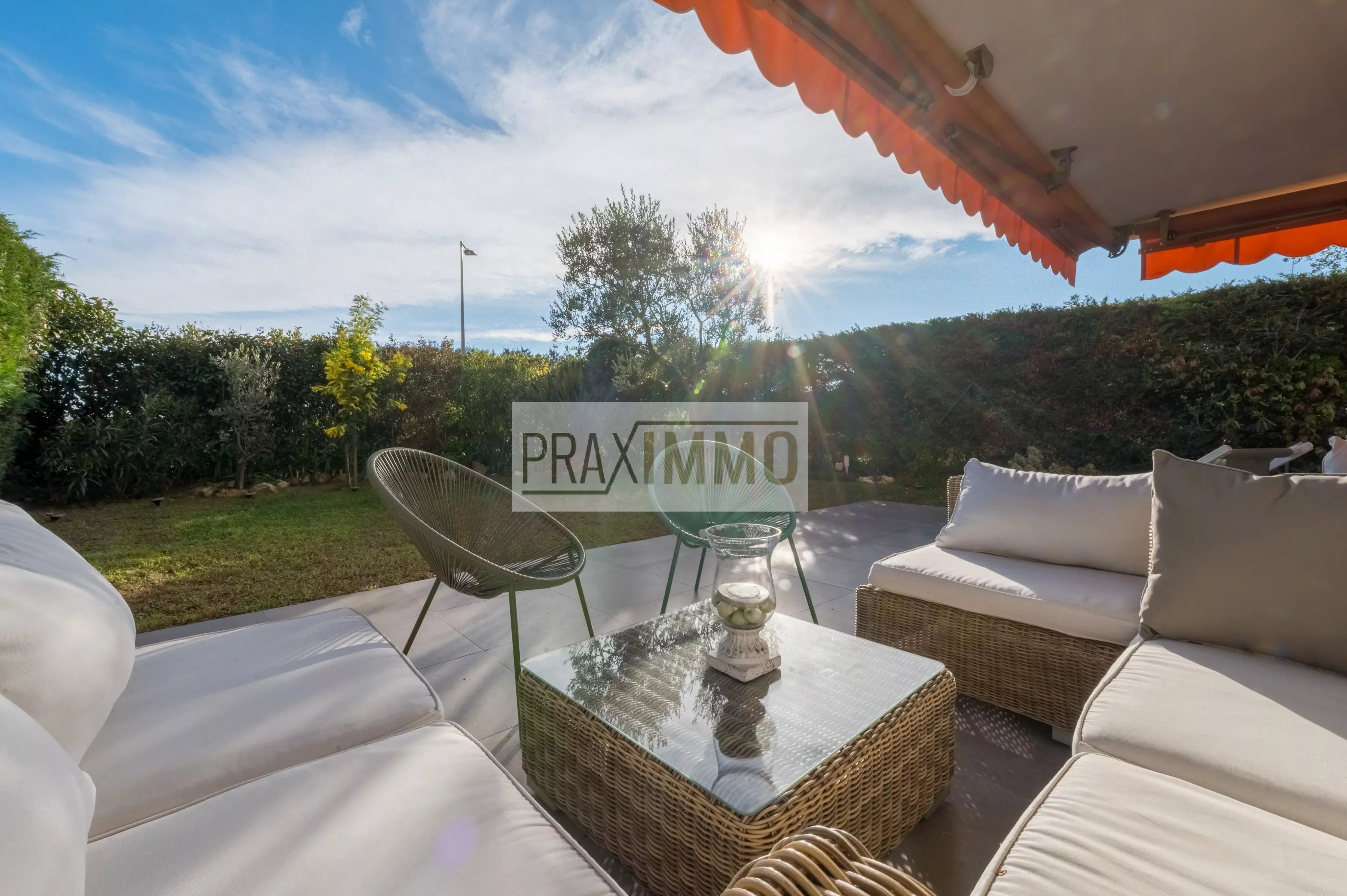 Photo 18 — Praximmo