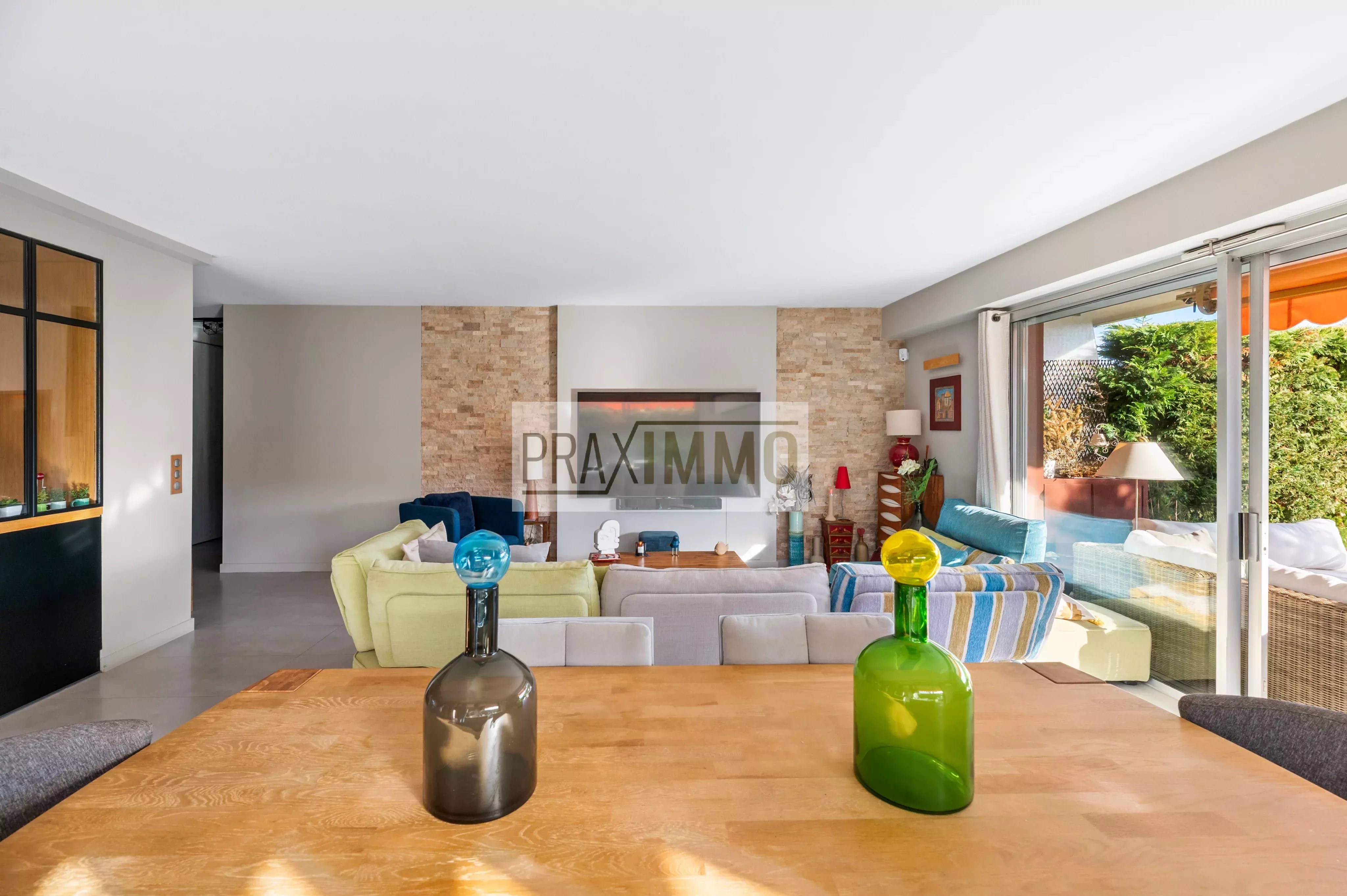 Photo 2 — Praximmo