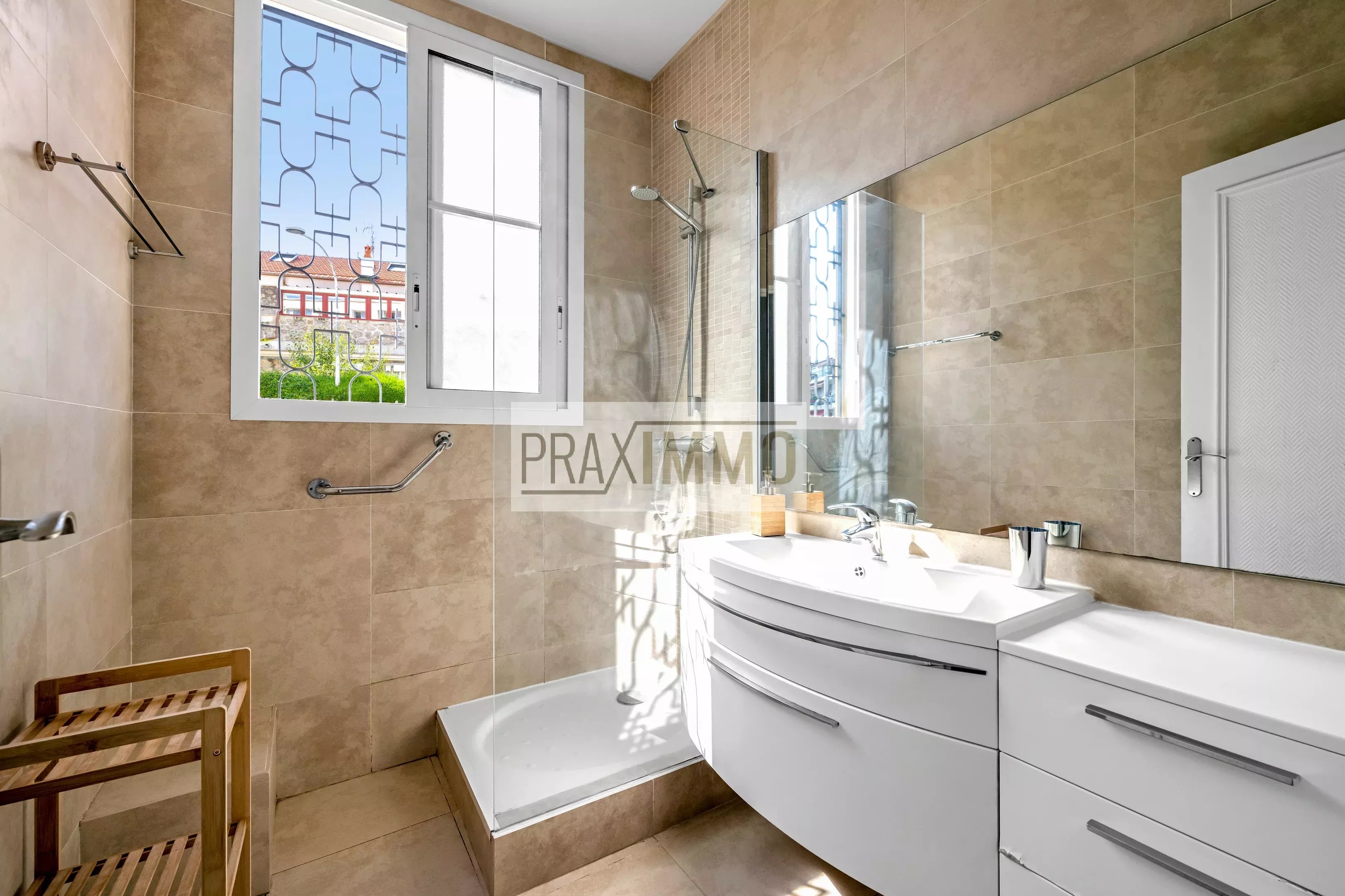 Photo 12 — Praximmo