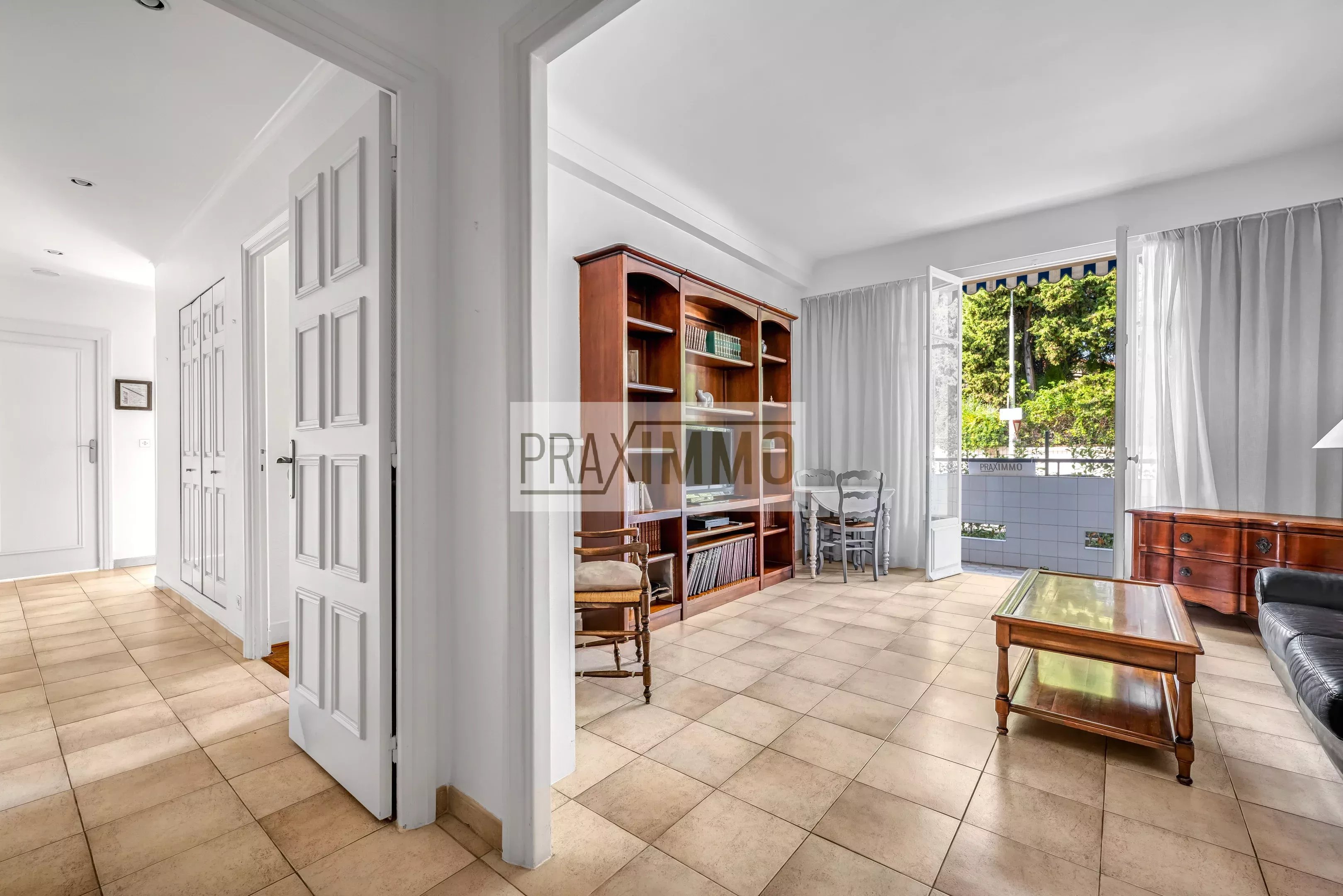 Photo 2 — Praximmo