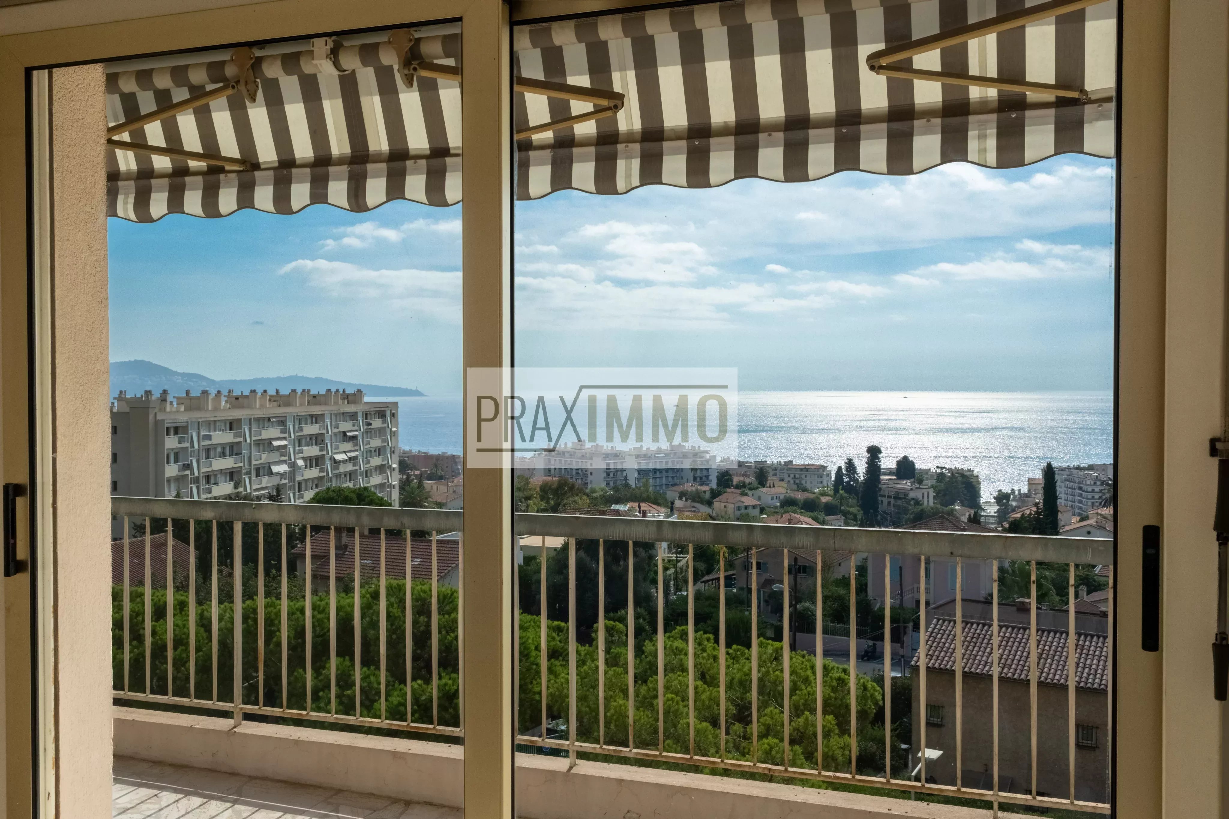 Photo 6 — Praximmo