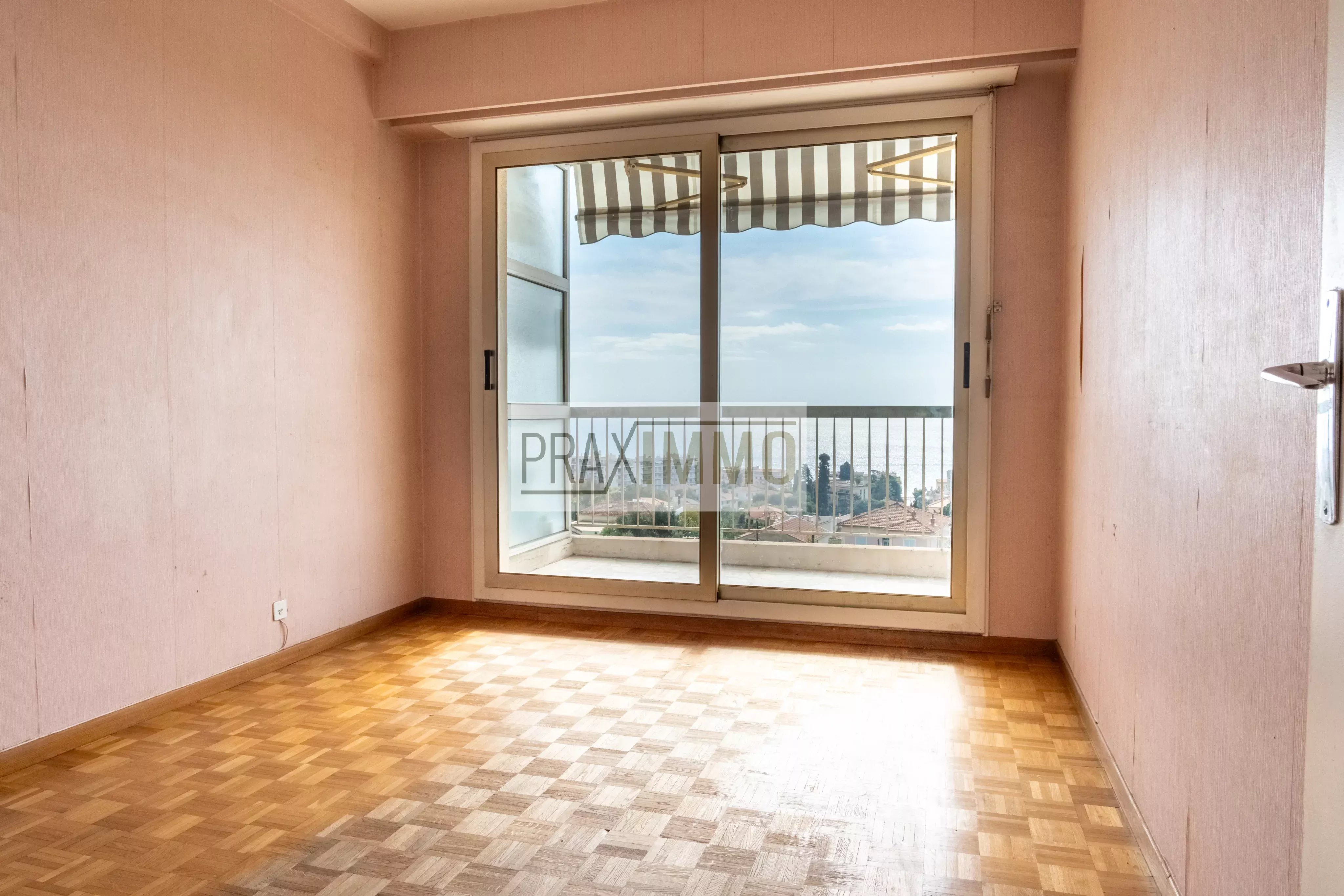Photo 8 — Praximmo