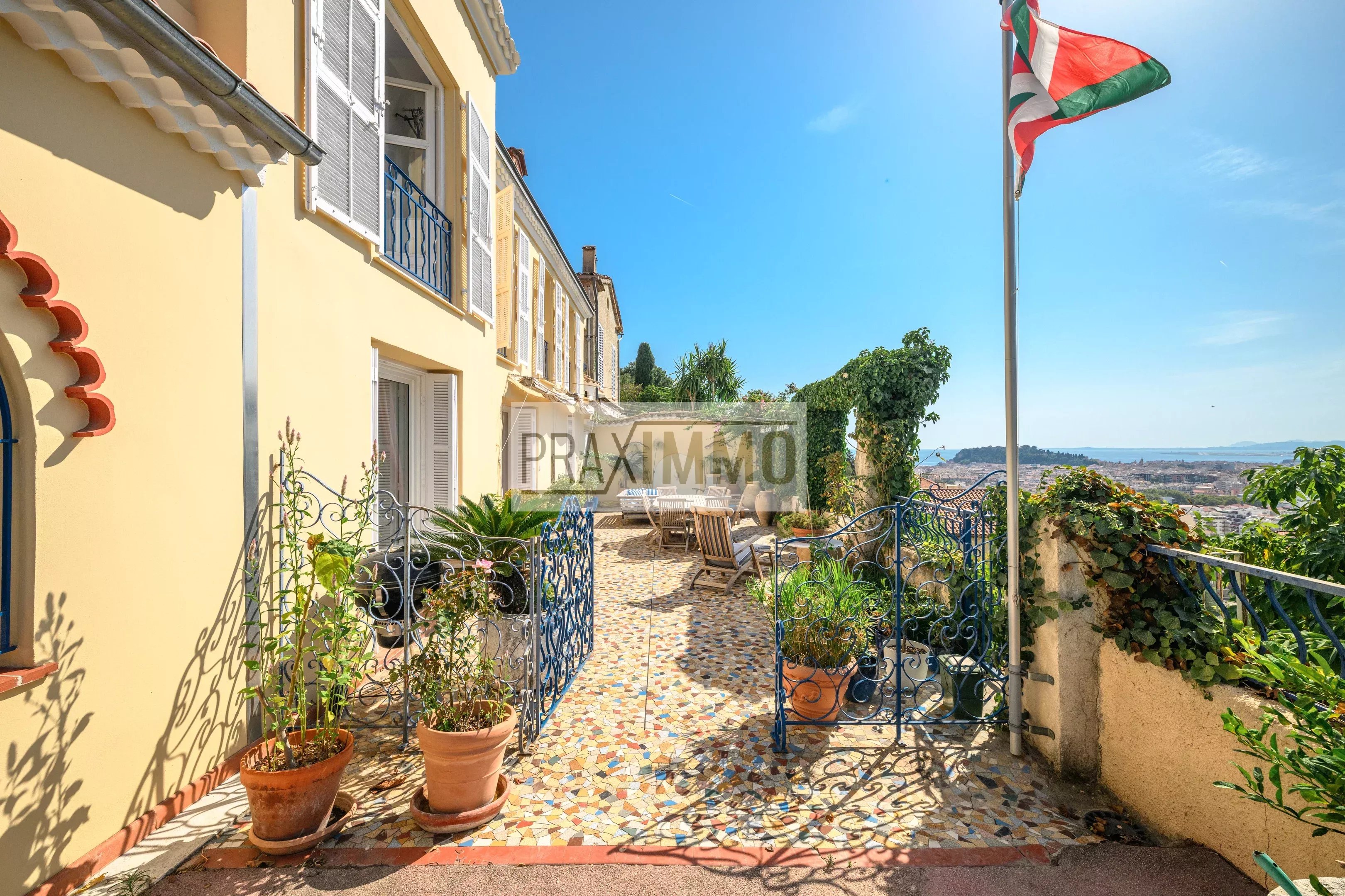 Photo 6 — Praximmo