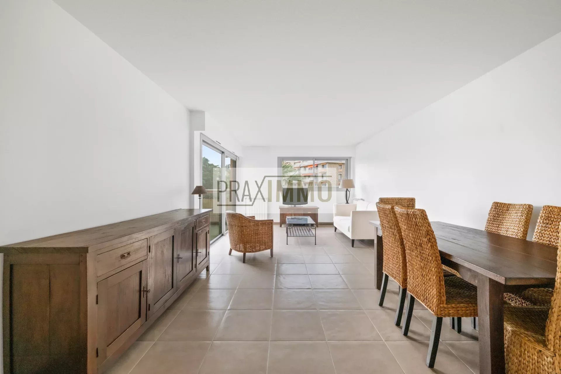 Photo 8 — Praximmo