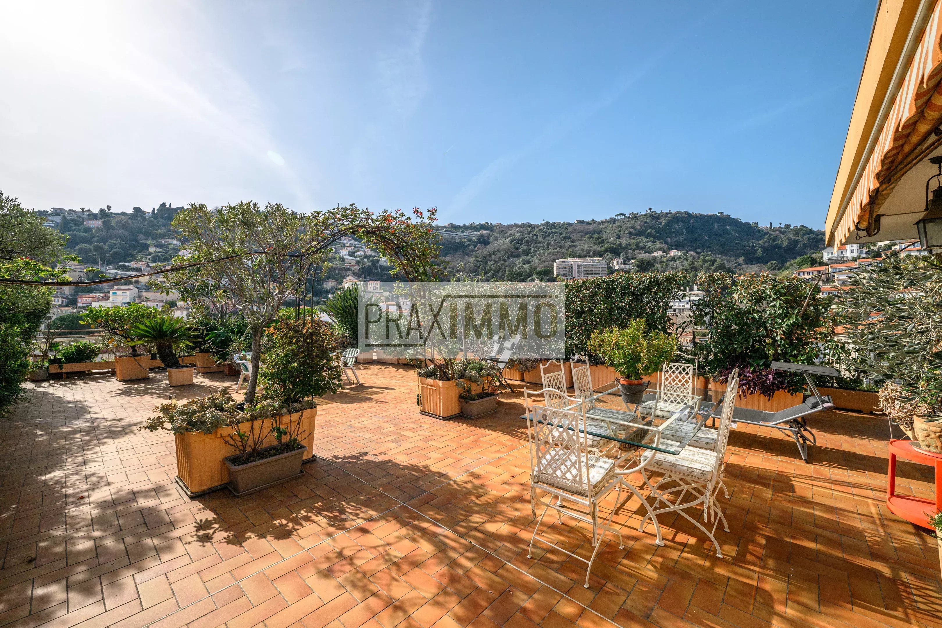 Photo 6 — Praximmo