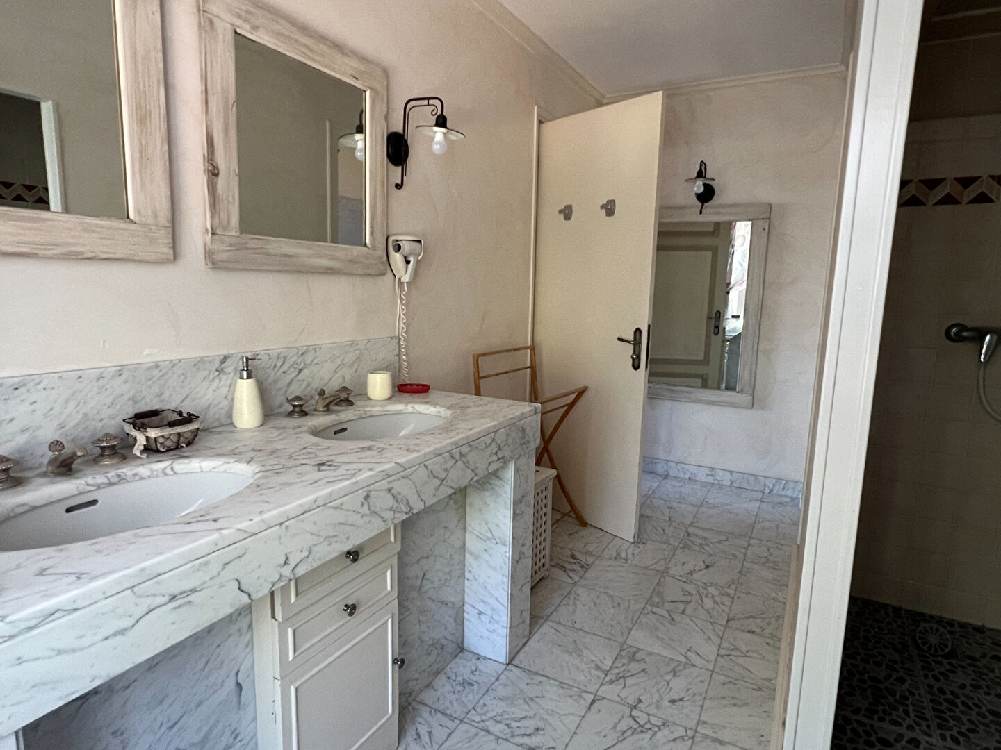 Photo 11 — Agence de la Plaine