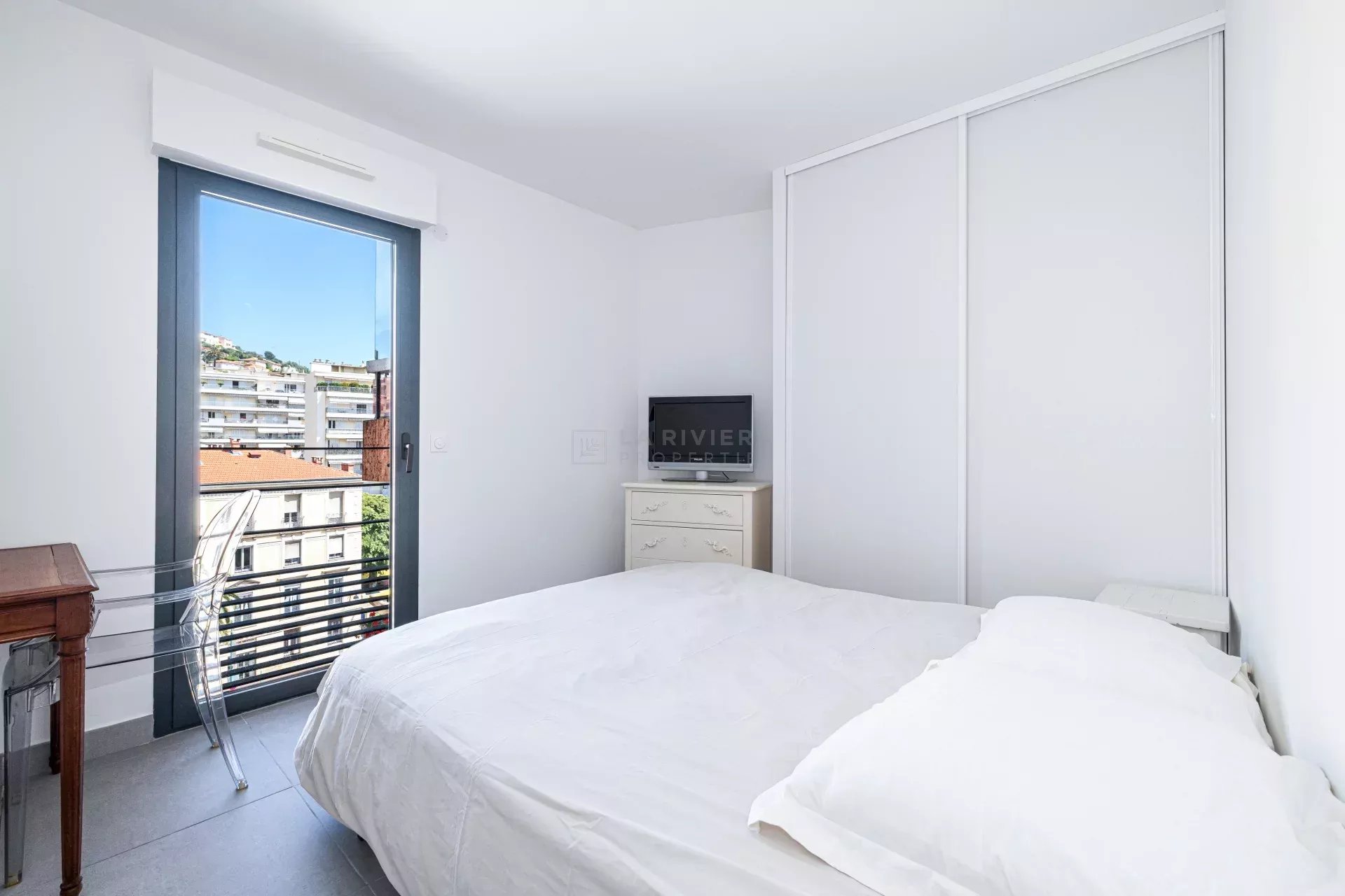Photo 10 — LA RIVIERA PROPERTIES