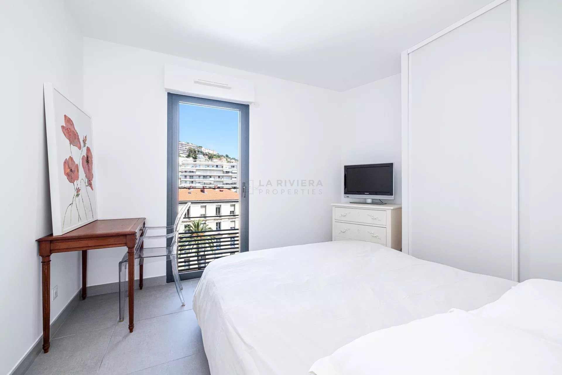 Photo 9 — LA RIVIERA PROPERTIES