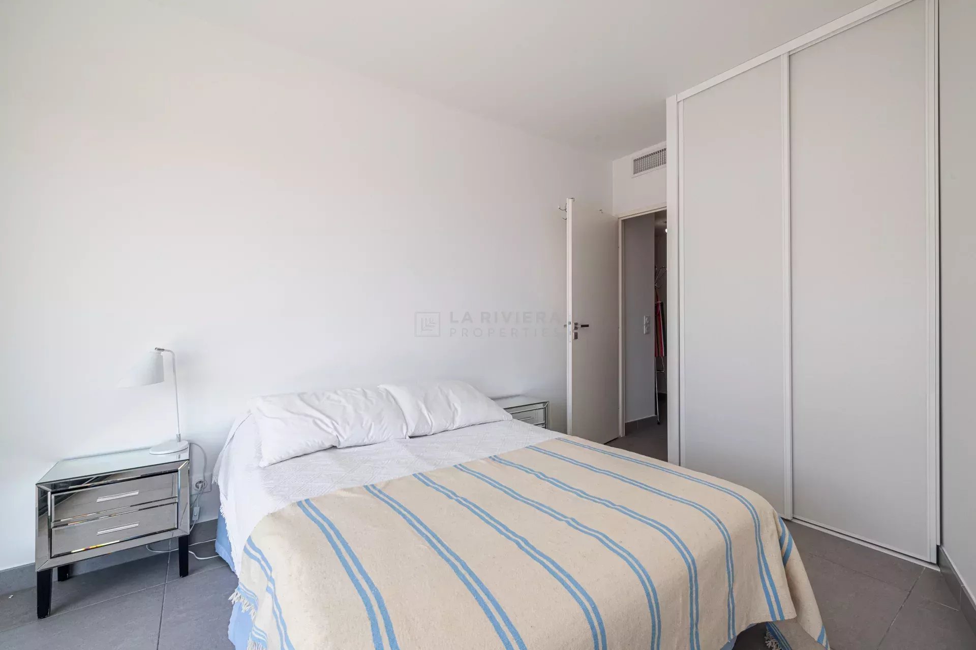 Photo 7 — LA RIVIERA PROPERTIES