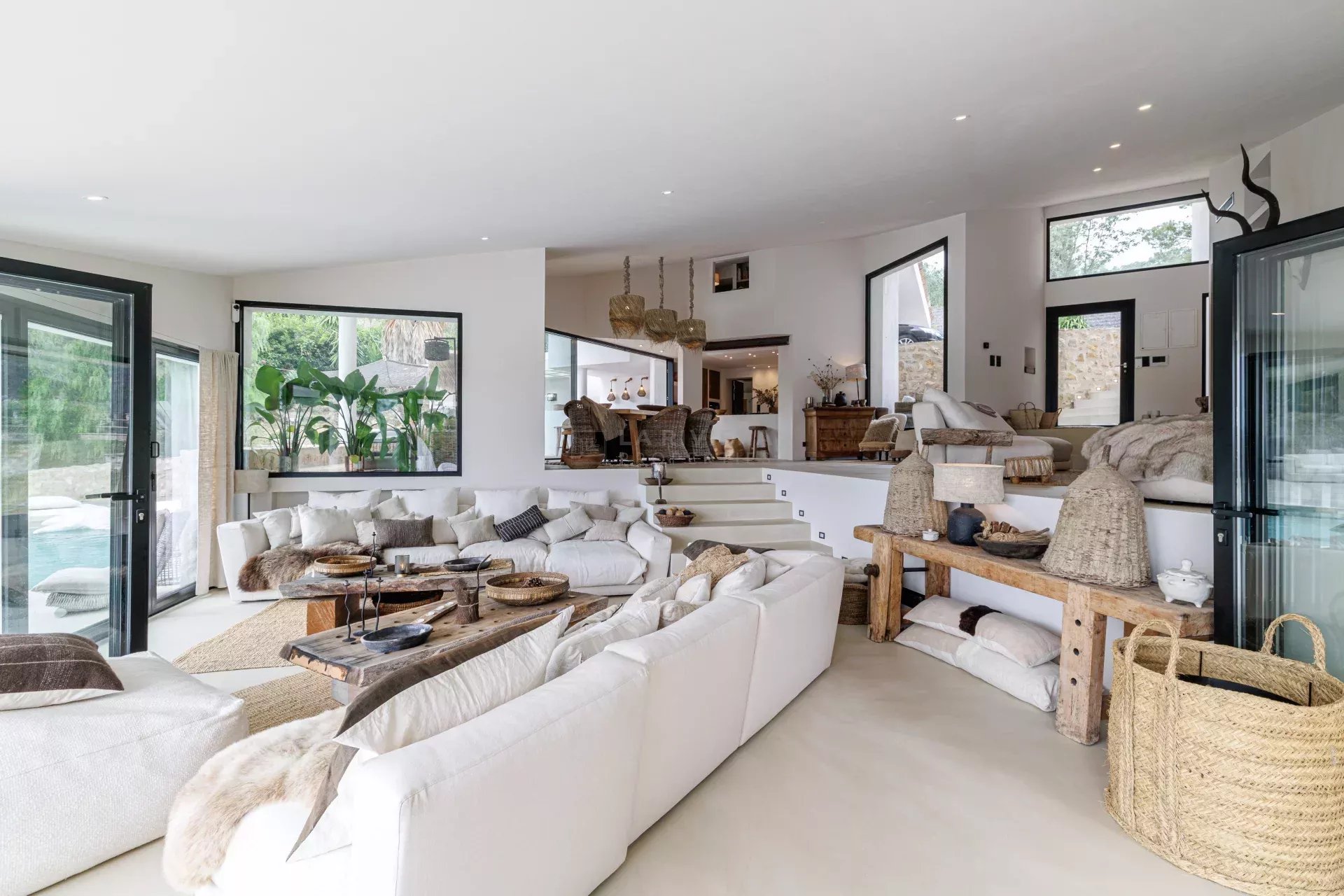 Photo 16 — LA RIVIERA PROPERTIES