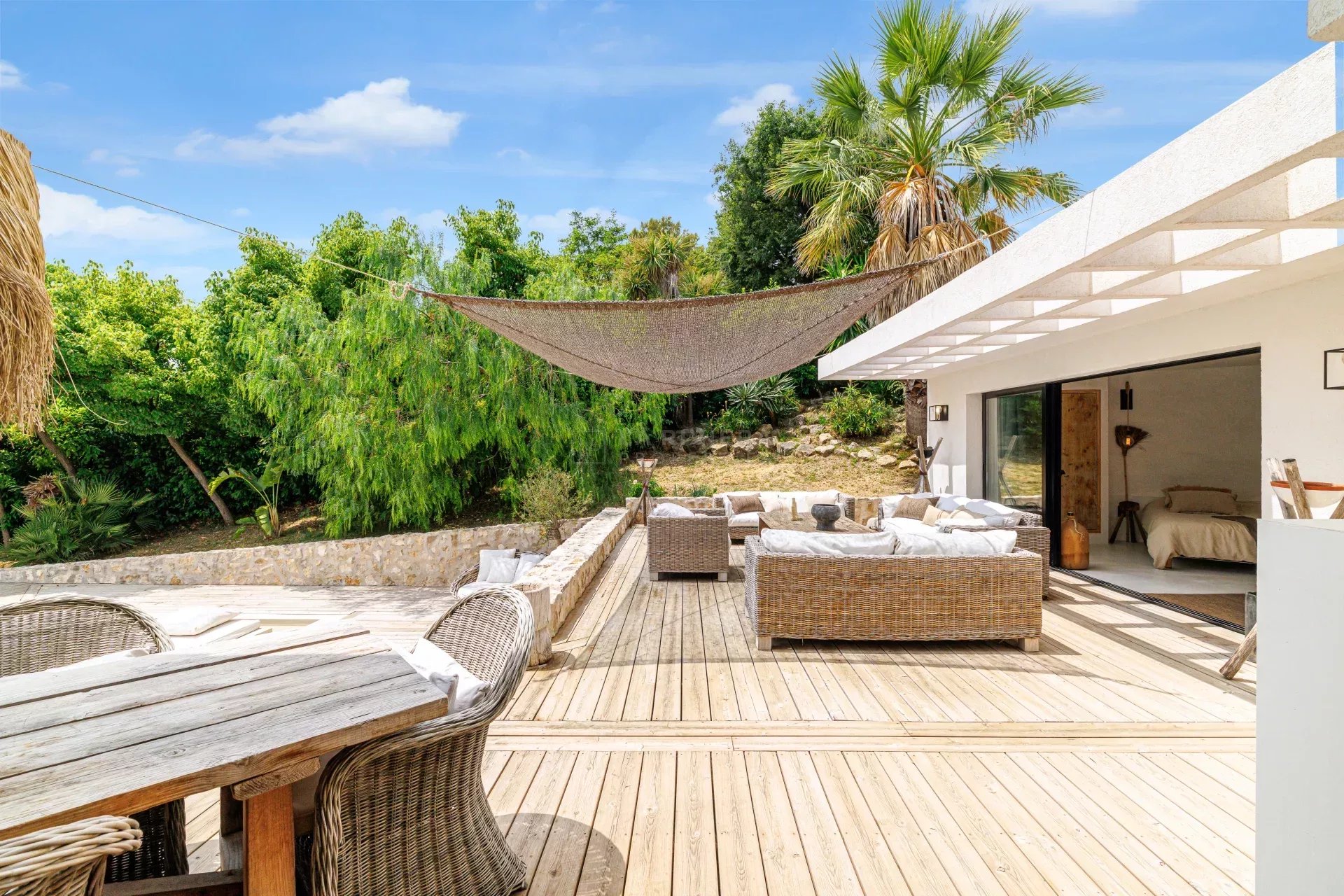 Photo 11 — LA RIVIERA PROPERTIES