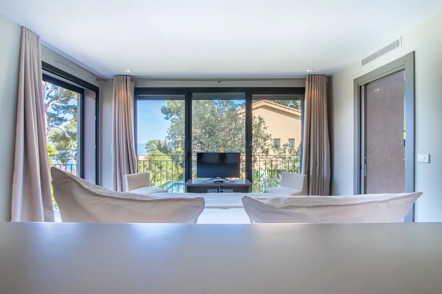 Photo 17 — LA RIVIERA PROPERTIES