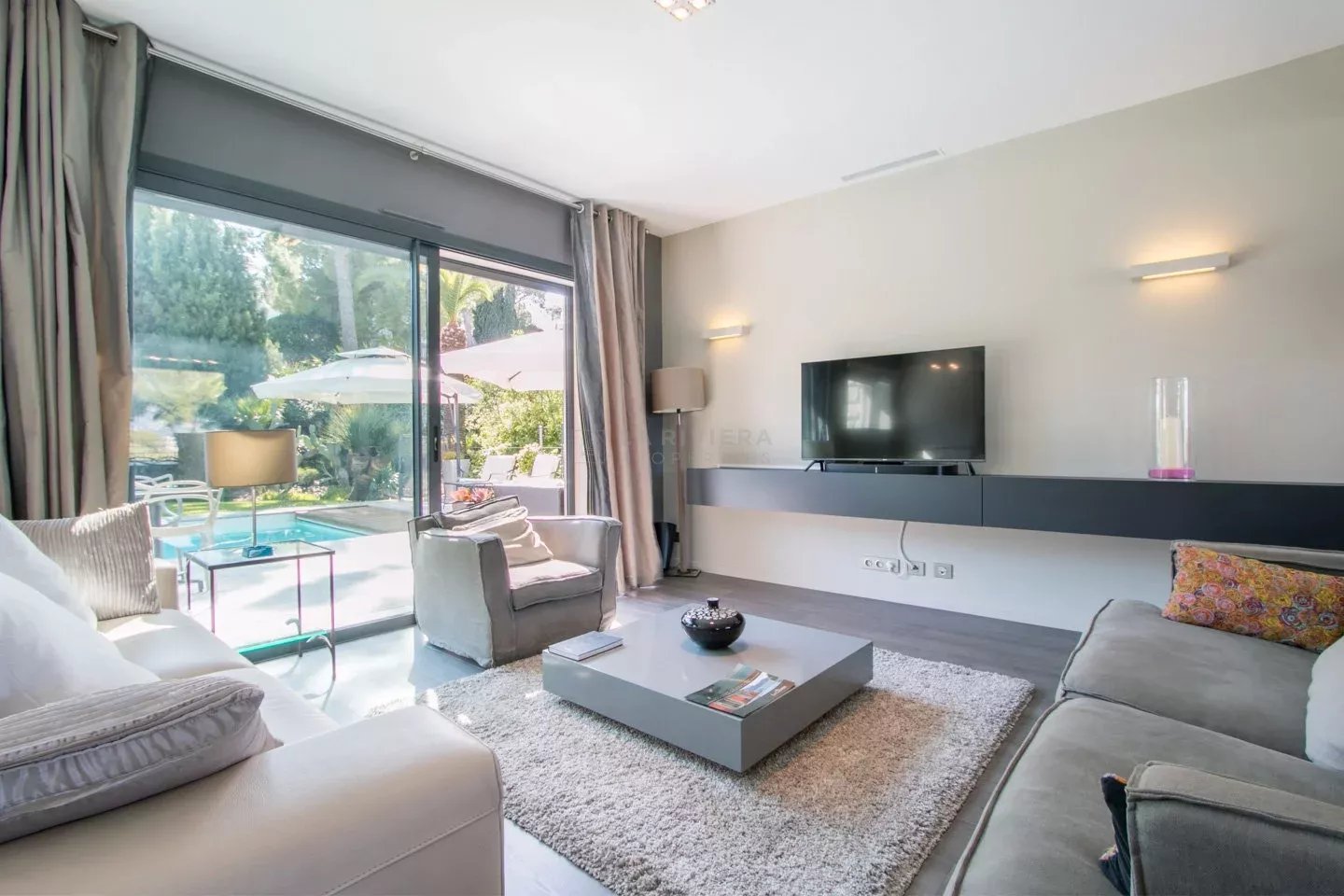Photo 9 — LA RIVIERA PROPERTIES