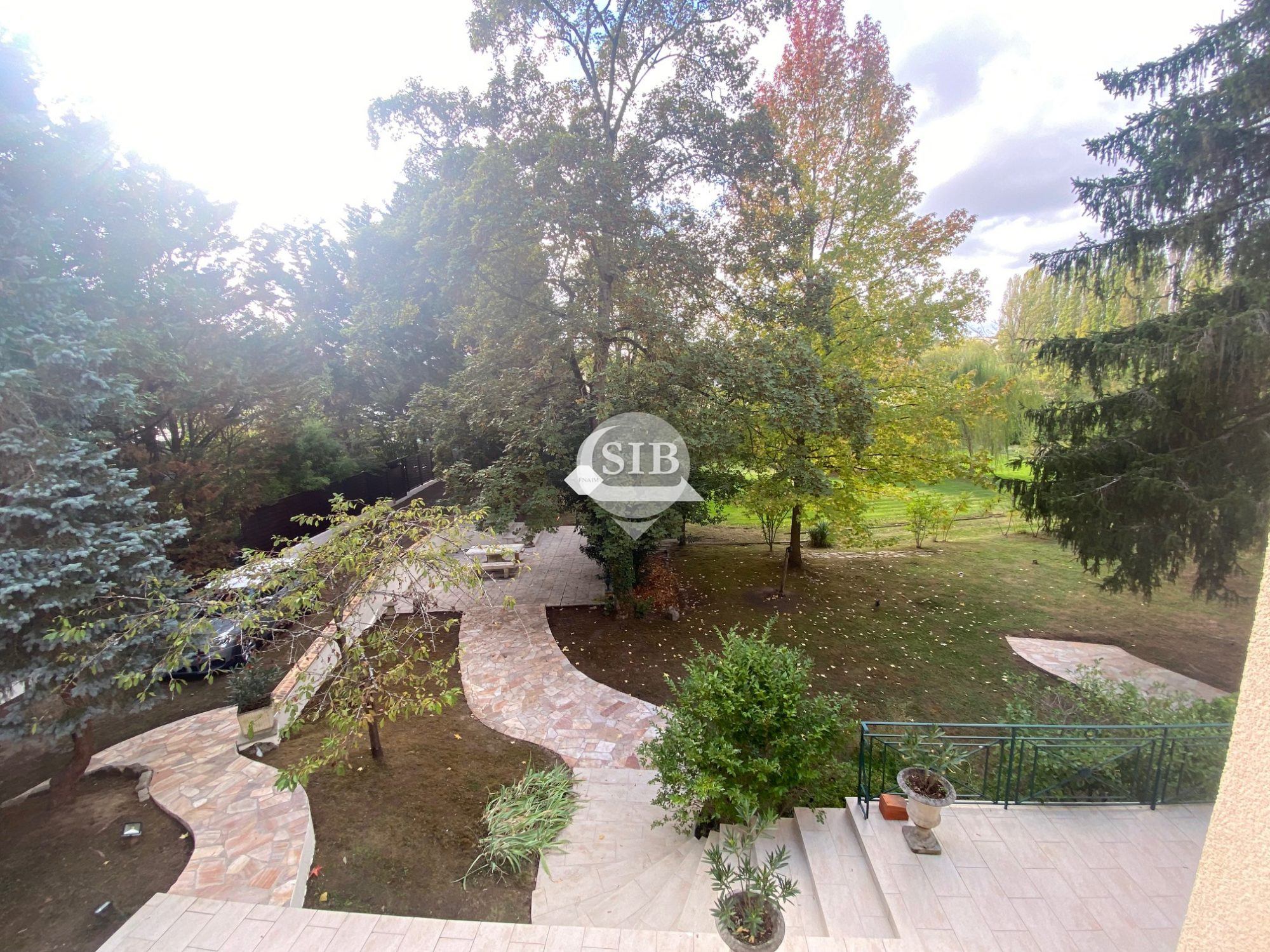 Photo 27 — S.I.B